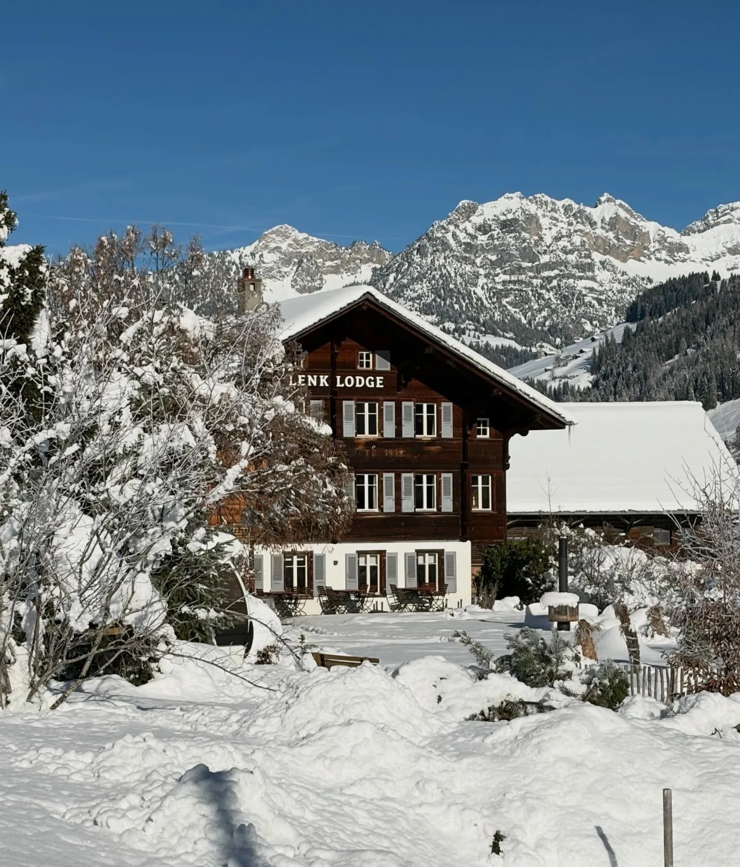 Wir sind in der Winterpause bis am 26.12

#boutiquehotel #lenk #lenksimmentaltourismus #swisshotel #skiholiday #skiswitzerland #hoteldesigninspiration #winterseason