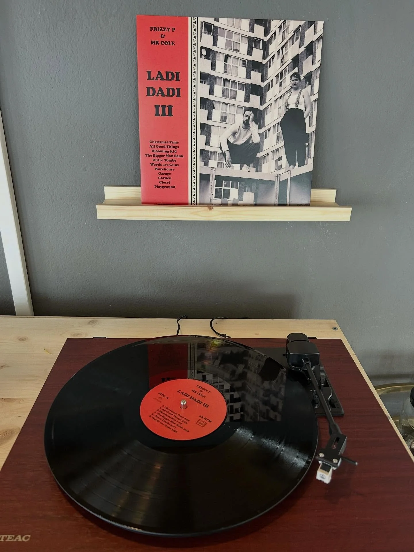 Platte des Monats - Januar 🎶
LADY DADY lll by Frizzy P &amp; Mr Cole

#vinyl #musicconcept #hotelrestaurantmusic