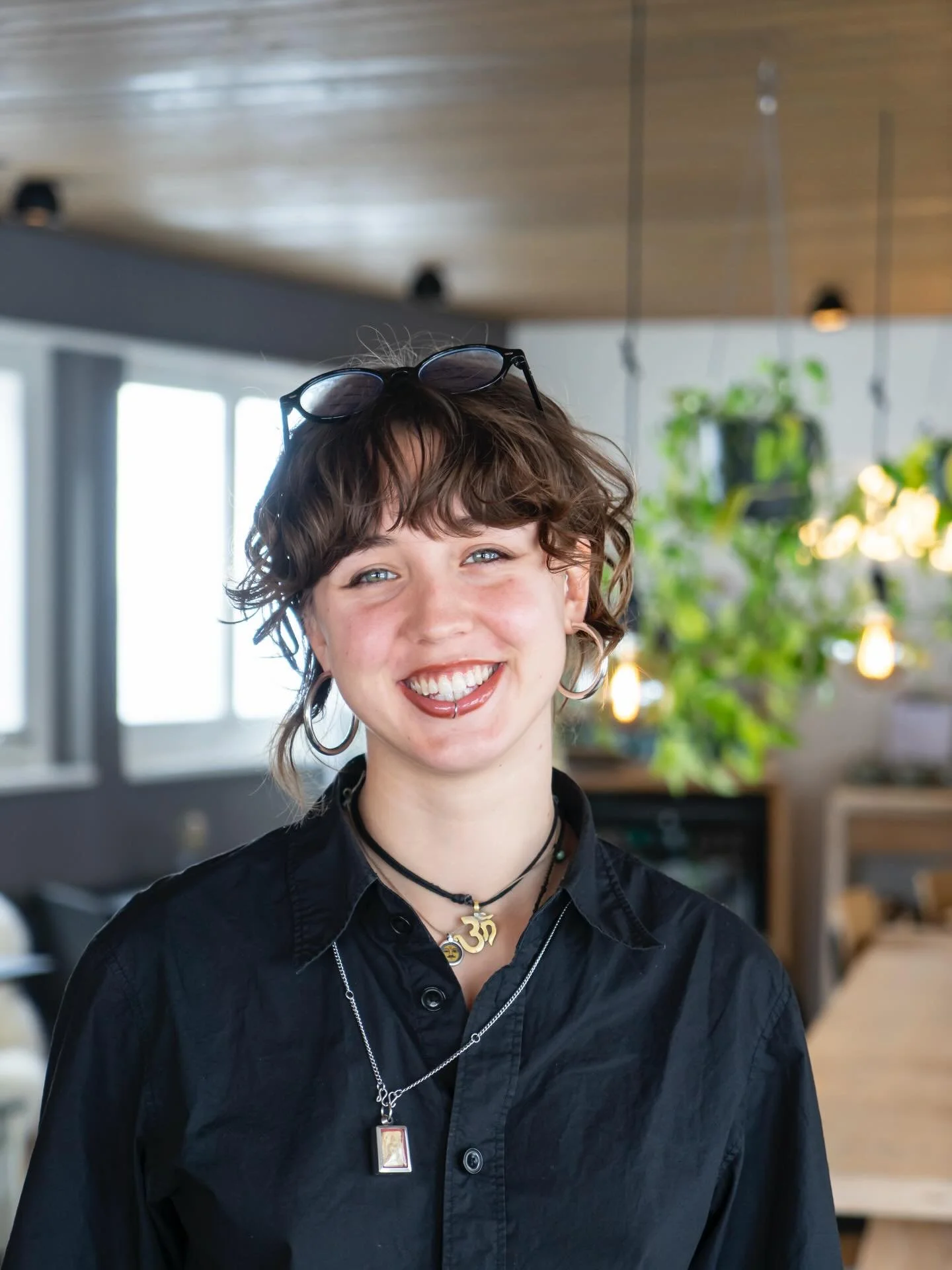 Hi, I&rsquo;m Mireia 🌼
You&rsquo;ll usually find me at breakfast, tidying up the rooms, helping out at the bar, or doing check-ins &mdash; so I might get to meet some of you in person too ;)

I really enjoy chatting with guests and making their stay