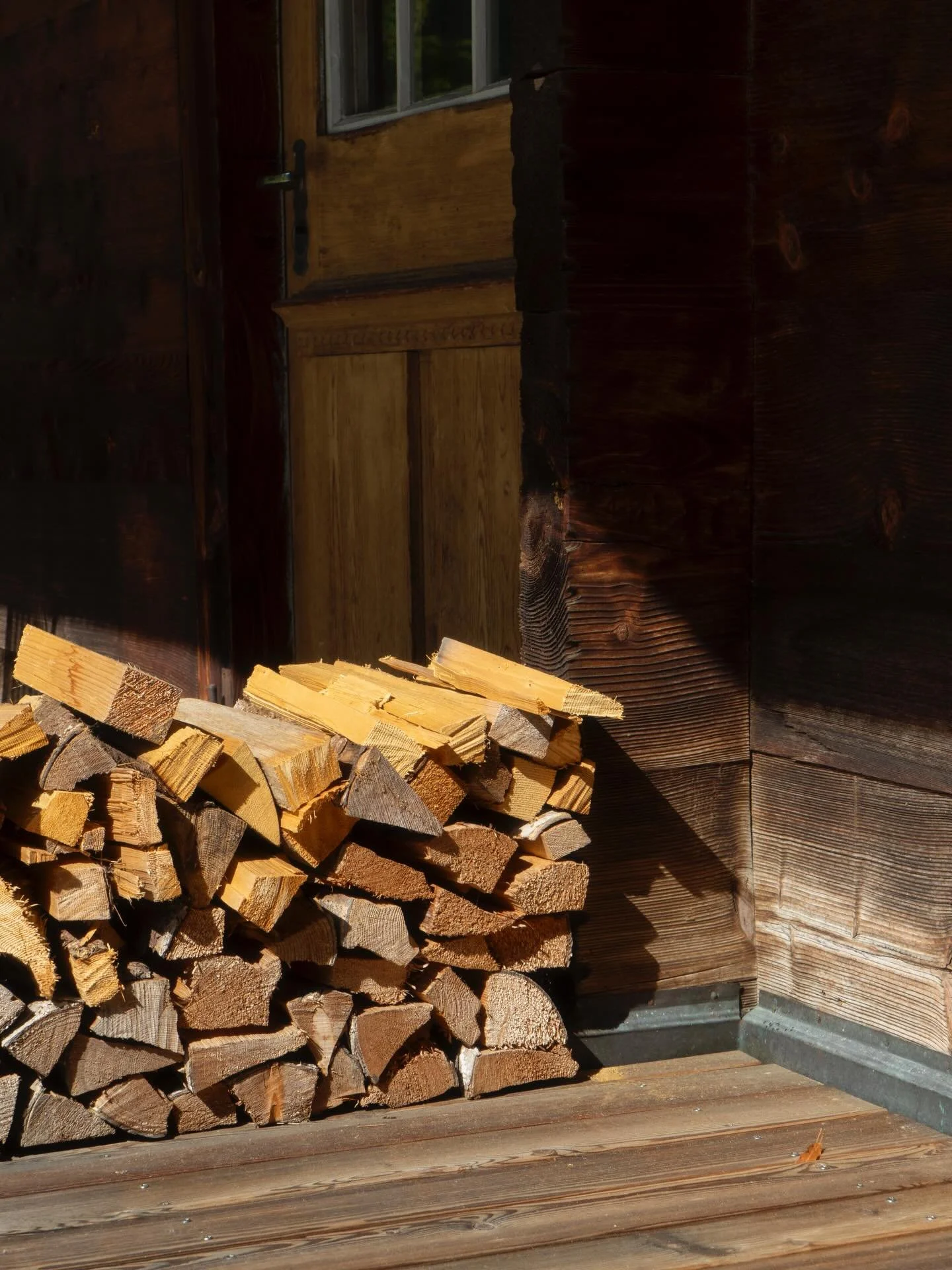 Hausdetails 

#hotel #boutiquehotel #restaurant #lenk #lenkimsimmental