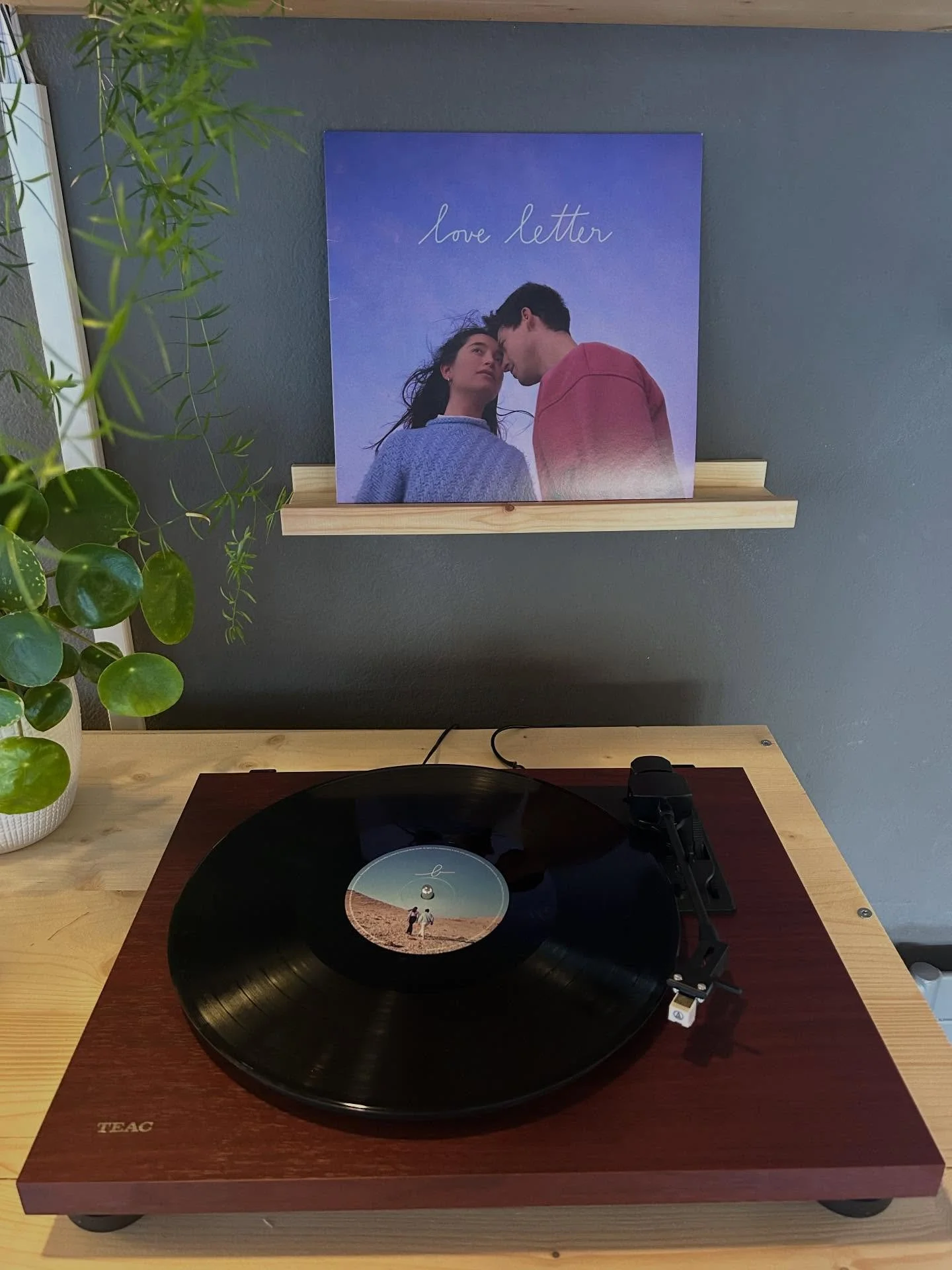 Platte des Monats - M&auml;rz 🎶
Love Letters 2022 by zalagasper

#vinyl #musicconcept #hotelrestaurantmusic