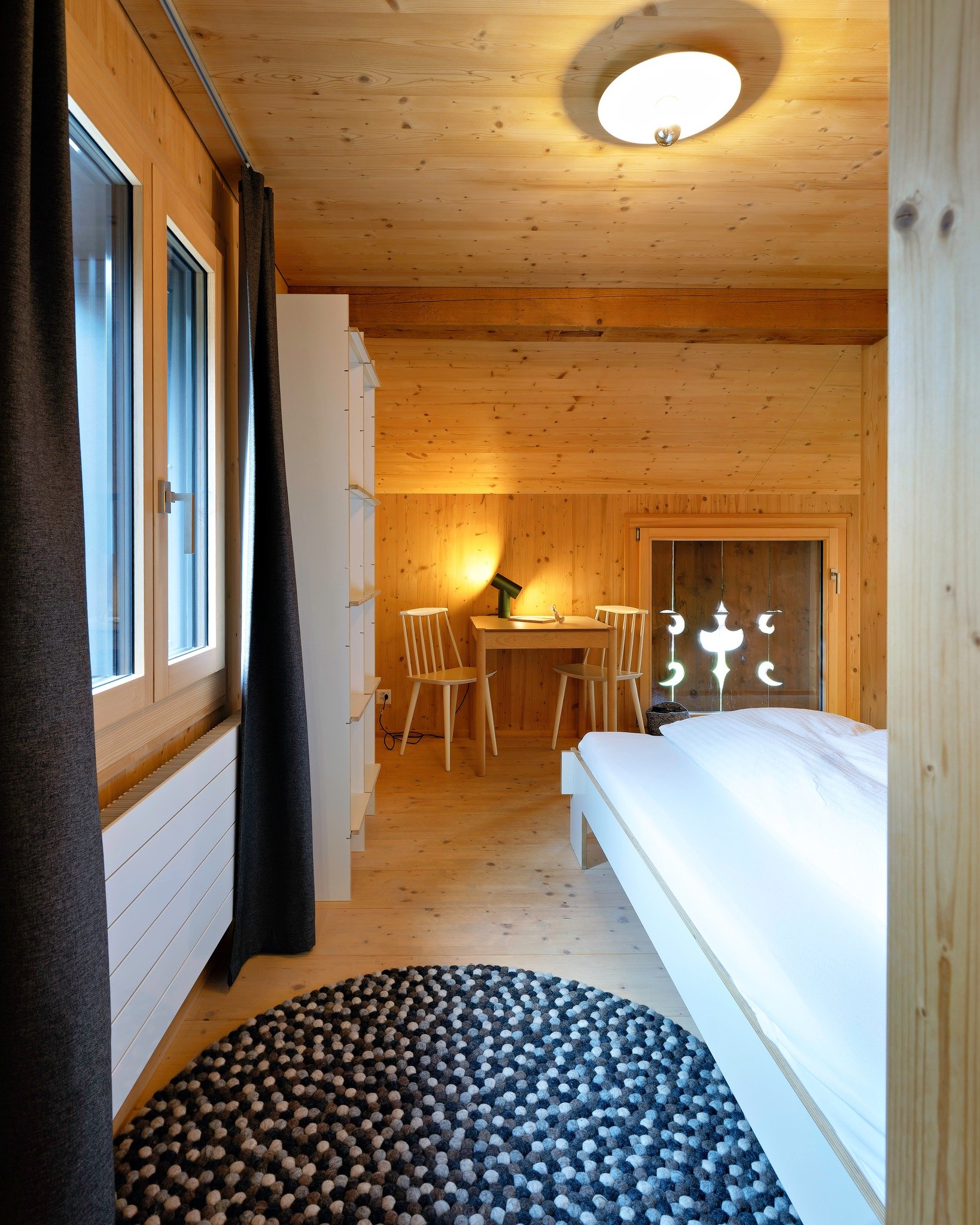 F&uuml;r alle, die alleine reisen.
Aber nicht auf Atmosph&auml;re verzichten m&ouml;chten.

#LenkLodge #SoloTraveller #Einzelzimmer #BoutiqueHotel #BernerOberland #MountainLife #SwissAlps