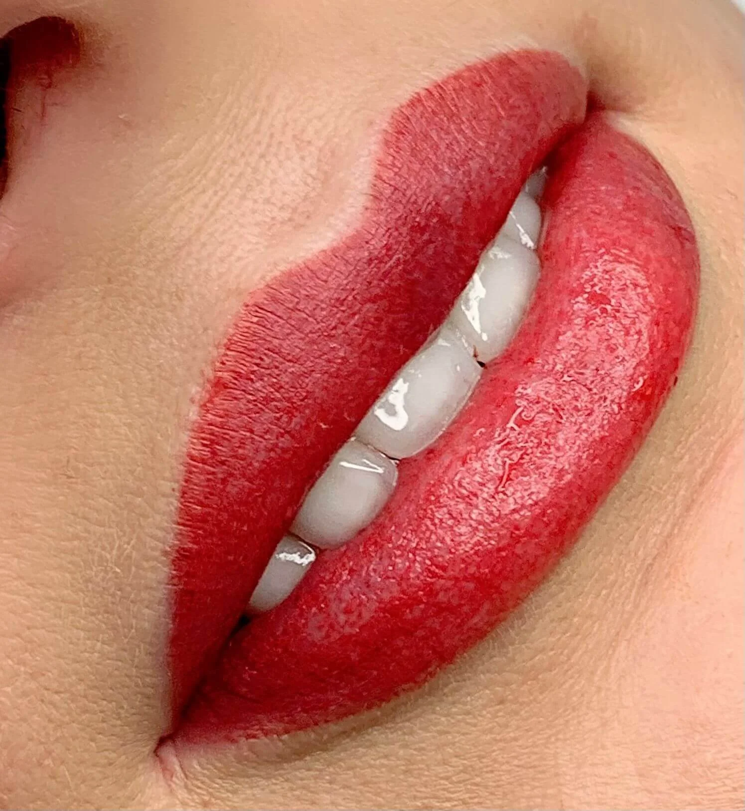 Profesionálne líčenie a permanentný make-up pier v kozmetickom salóne Olyva Beauty Bratislava.