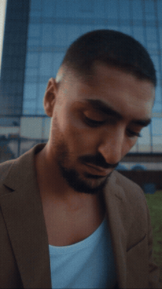 MASHUP_DRIVE_TO_STORE_9-16_1080-1920_EN.gif