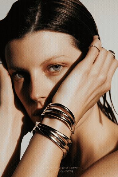social_julie_29216_Close-up_portrait_of_a_brunette_woman_with_strong_5d71a084-2f71-4780-84df-b1184aa5c477_0.gif