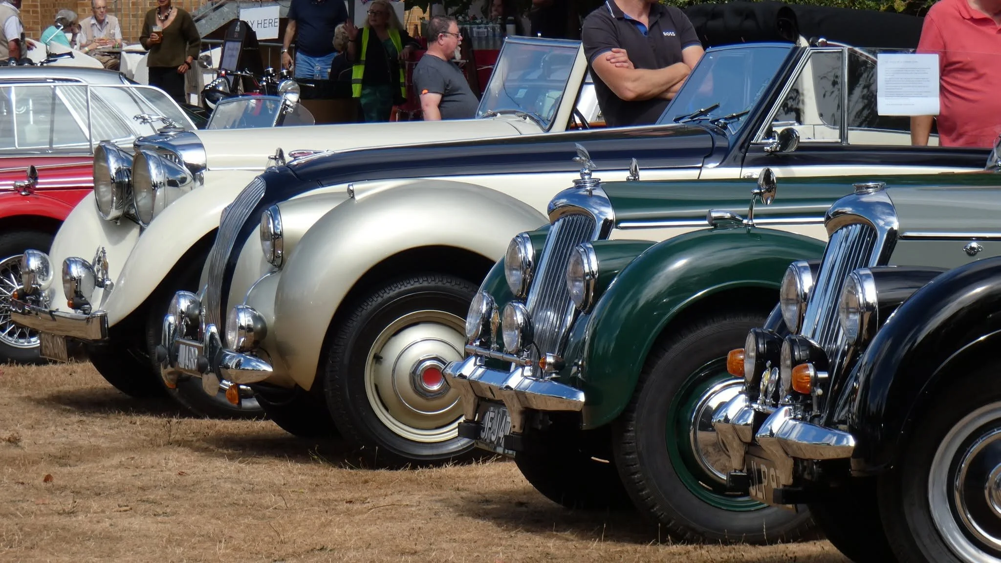 Classic Cars Come to Gerrards Cross