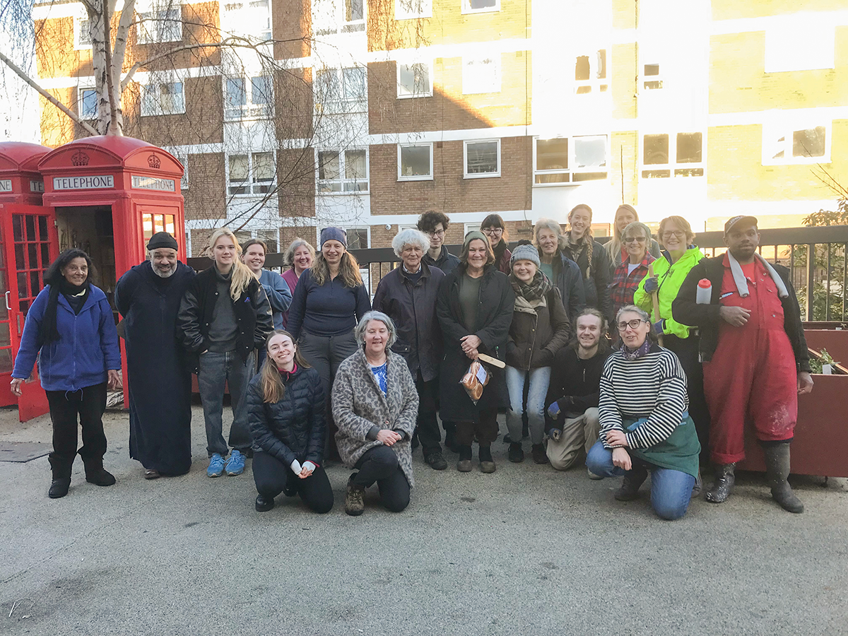 No 112 Permablitz at Battersea Arts Centre • 9th October 2022
We continued the planting of the garden as well as prepared the garden for winter.