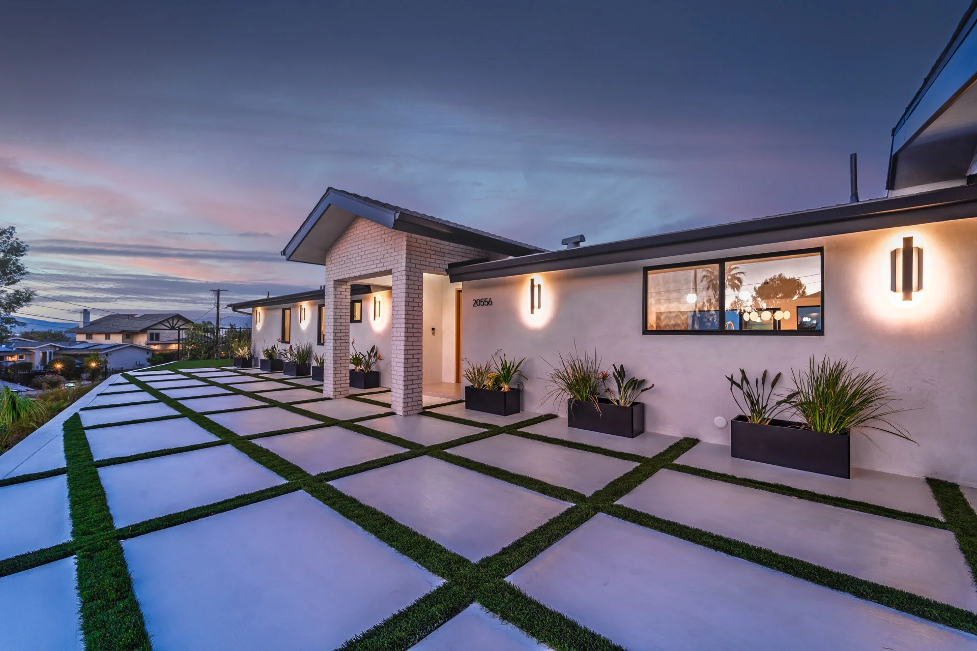 20556 Califa st__30.jpg