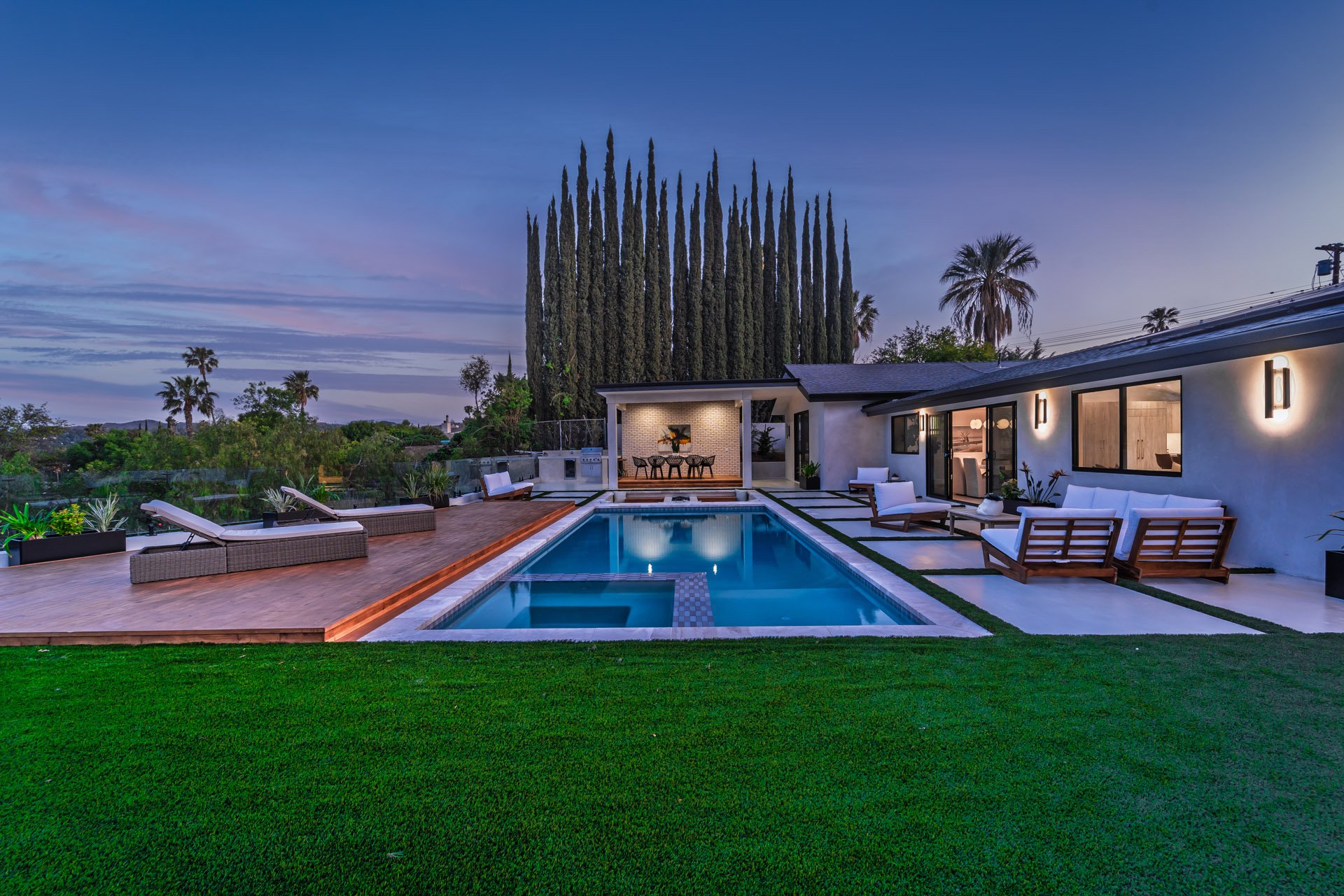 20556 Califa st__25.jpg