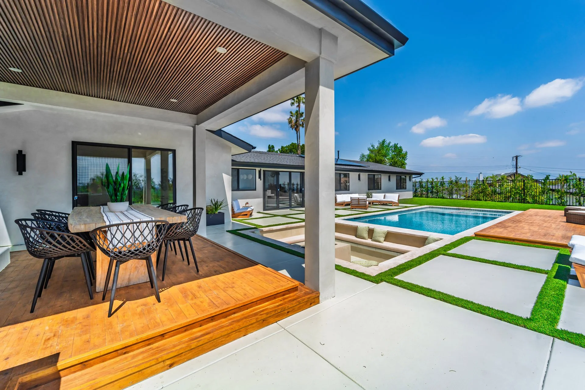 20556 Califa st__12.jpg