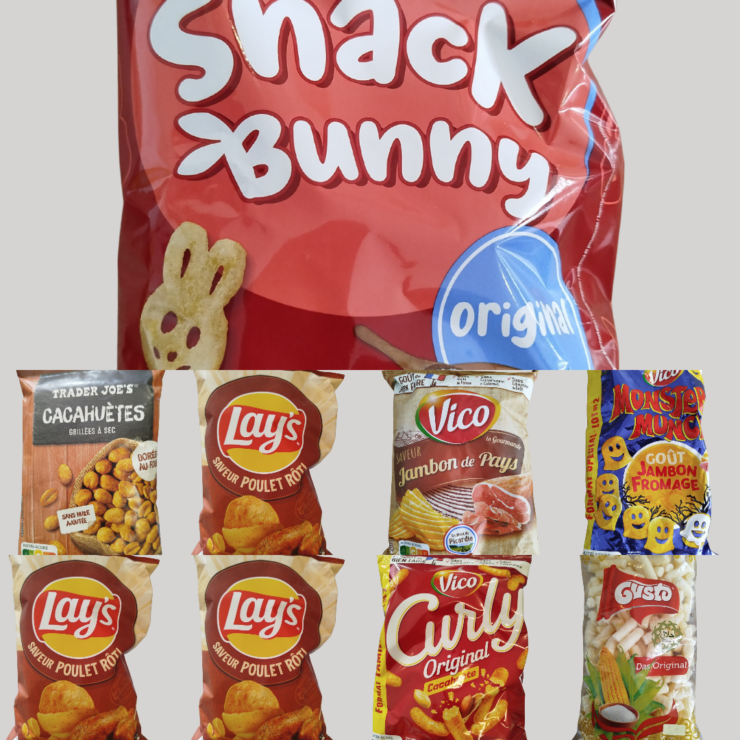 Un assortiment de collations salées : un sac de snack Bunny, plusieurs sacs de chips Lay's saveur poulet rôti, un sachet de chips Vico Jambon de Pays, un sachet Monster Munch jambon fromage, un sachet Vico Curly, et un sac de croustilles avec des légumes.
