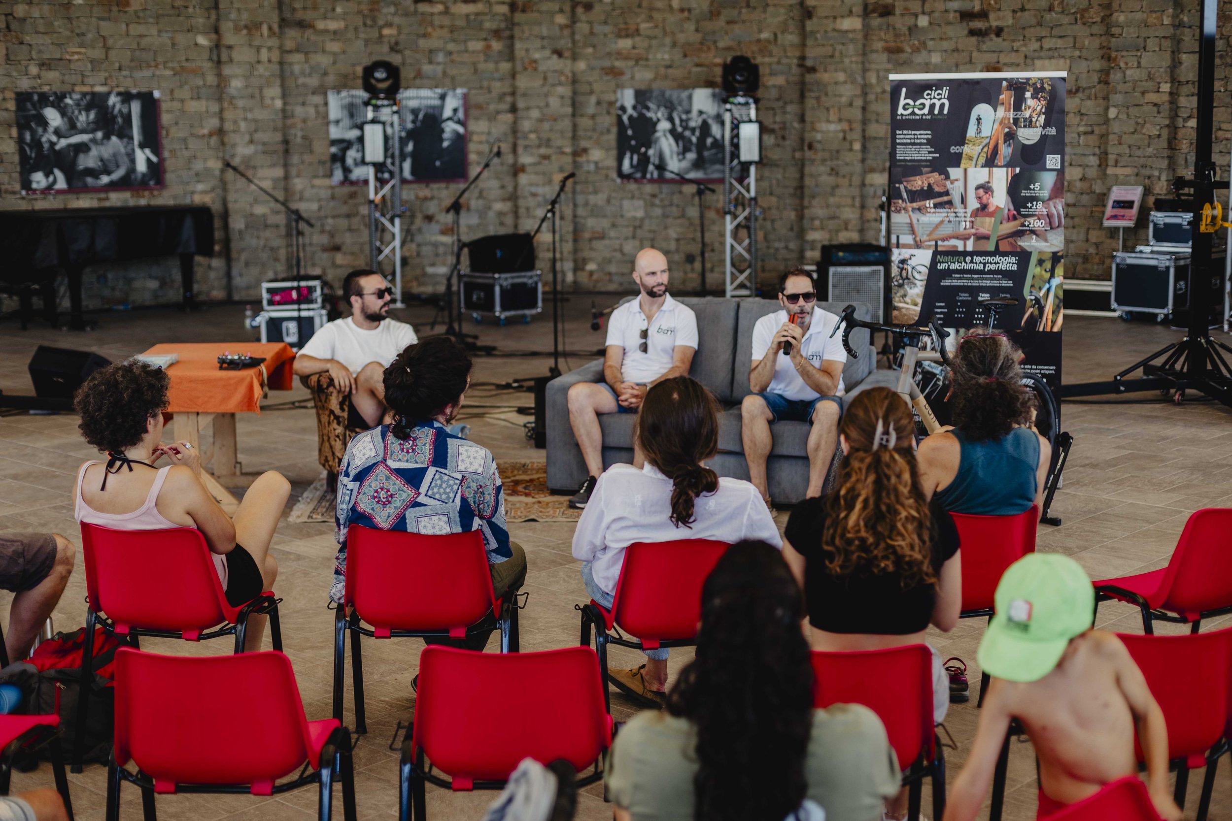 Incontro pubblico su biciclette in bambù e mobilità sostenibile a ECOFestival in Piemonte