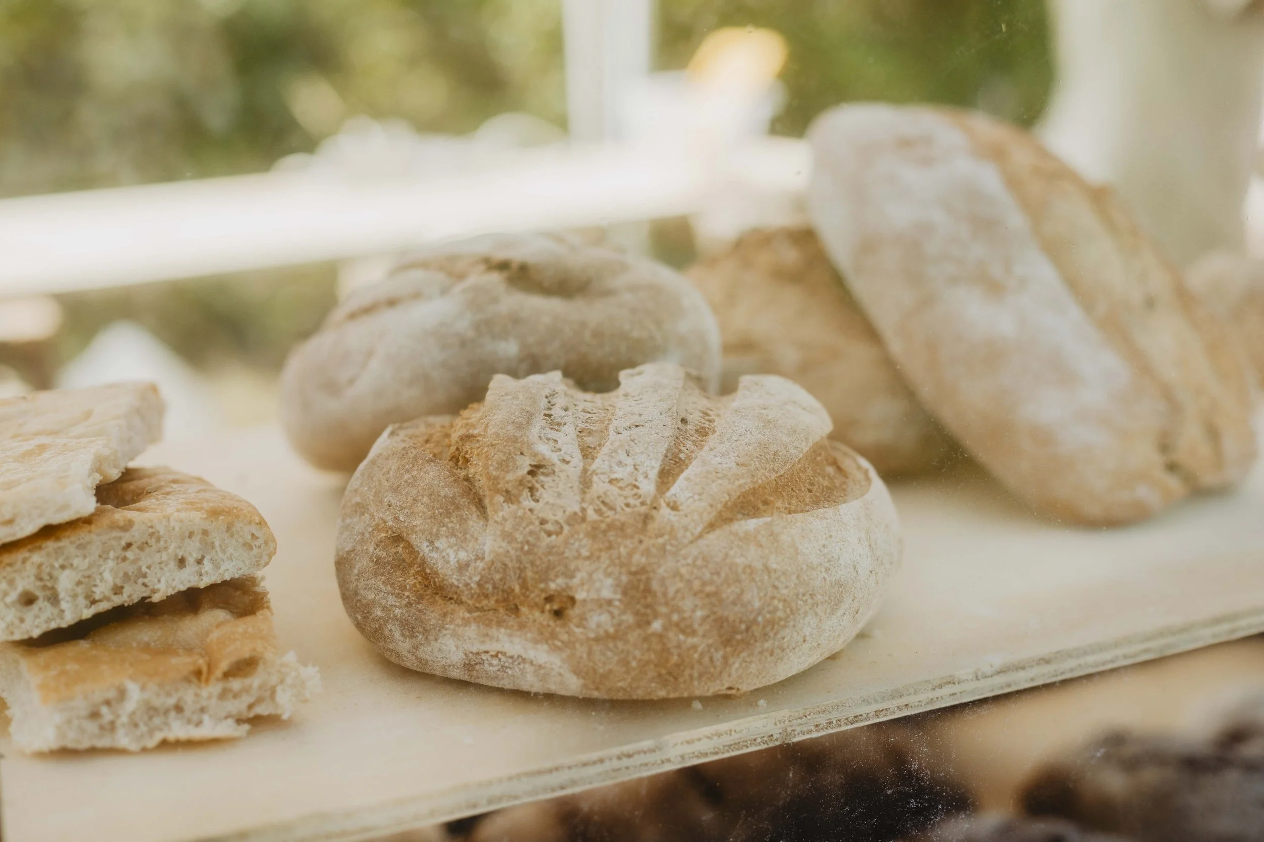 Pane artigianale e prodotti da forno al mercatino di ECOFestival in Alta Langa