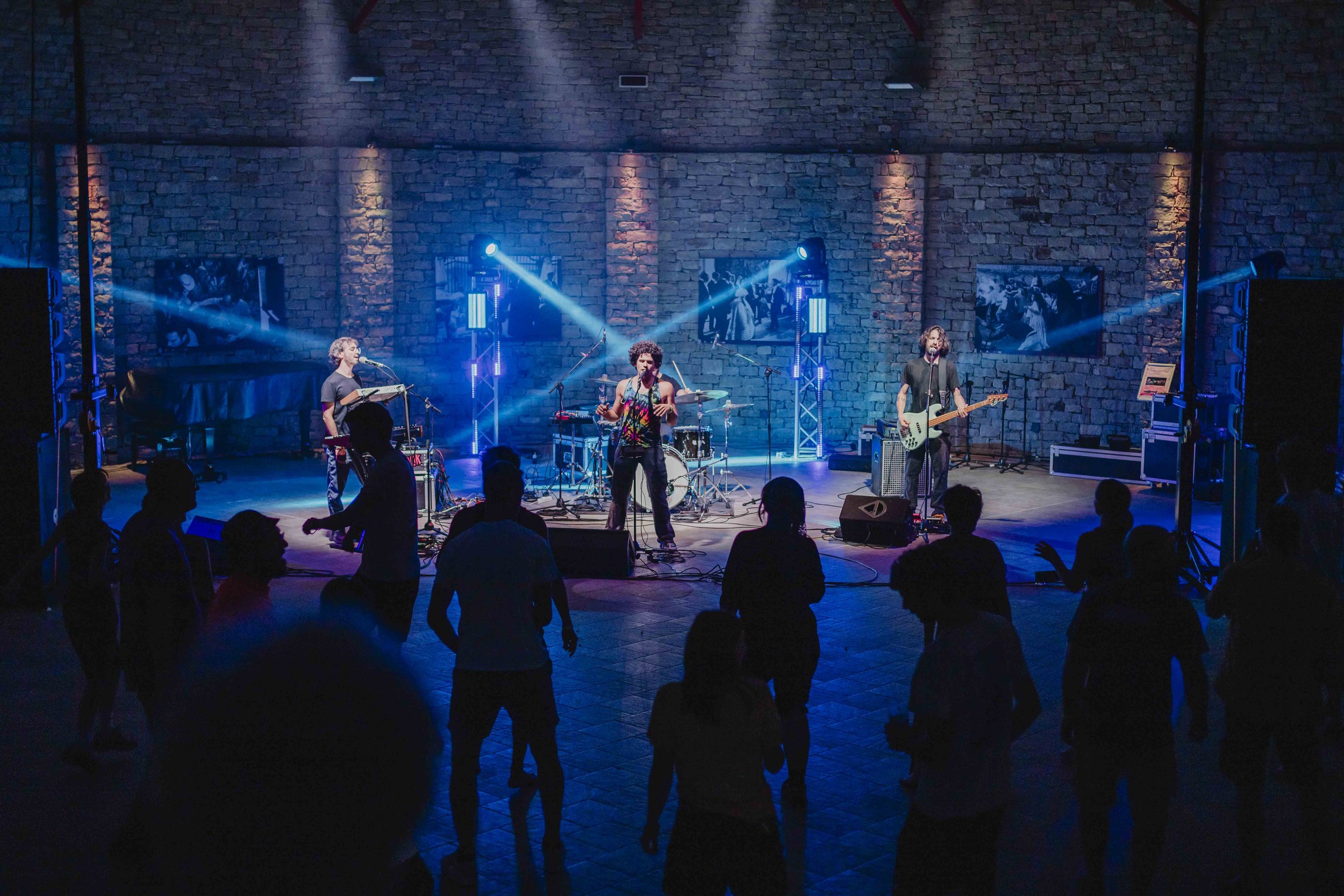 Concerto alt rock dei Westfalia a ECOFestival nel borgo di Bergolo