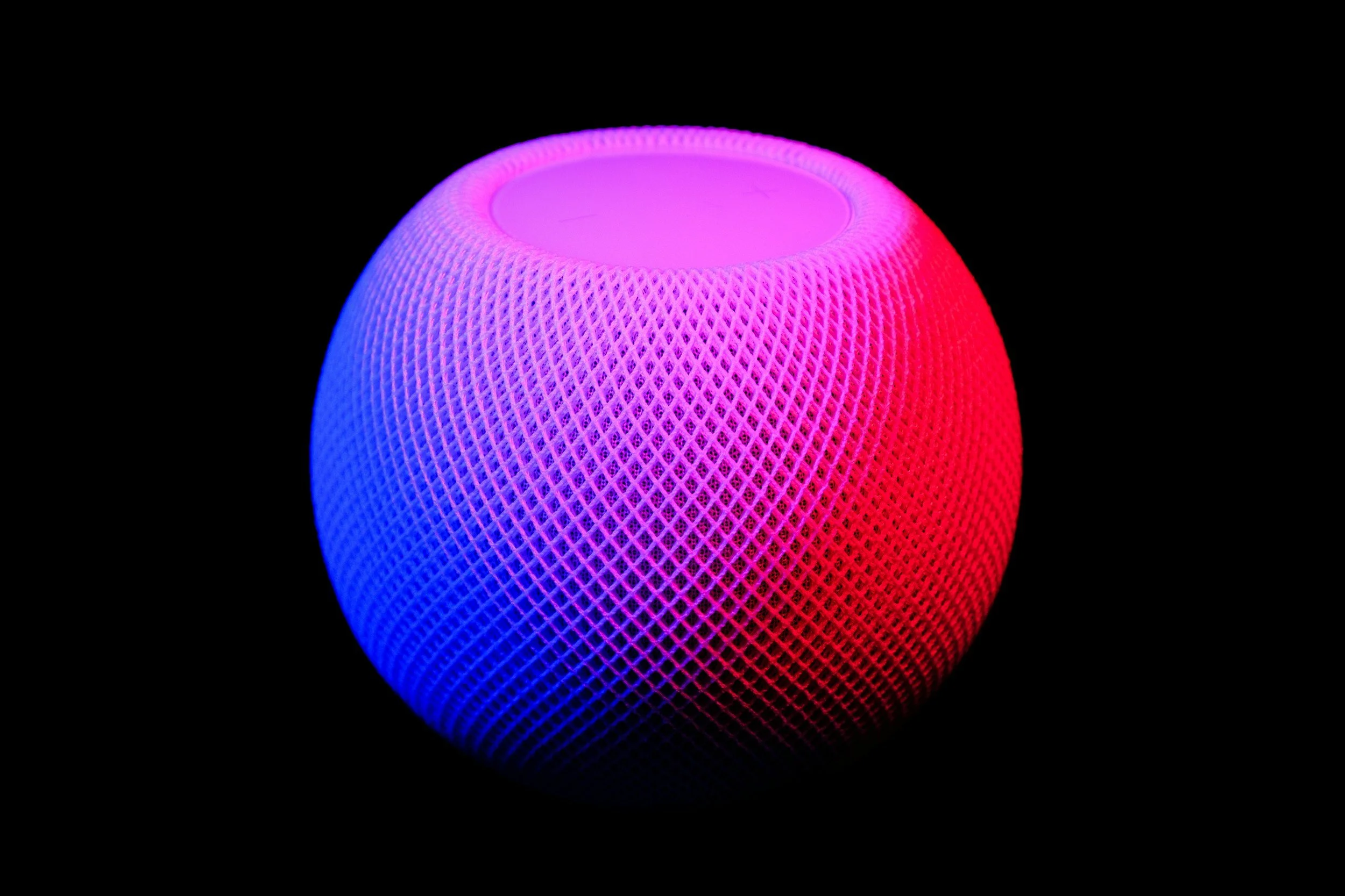 Labels indicating compatibility with Apple HomeKit, Google Assistant, and Amazon Alexa.