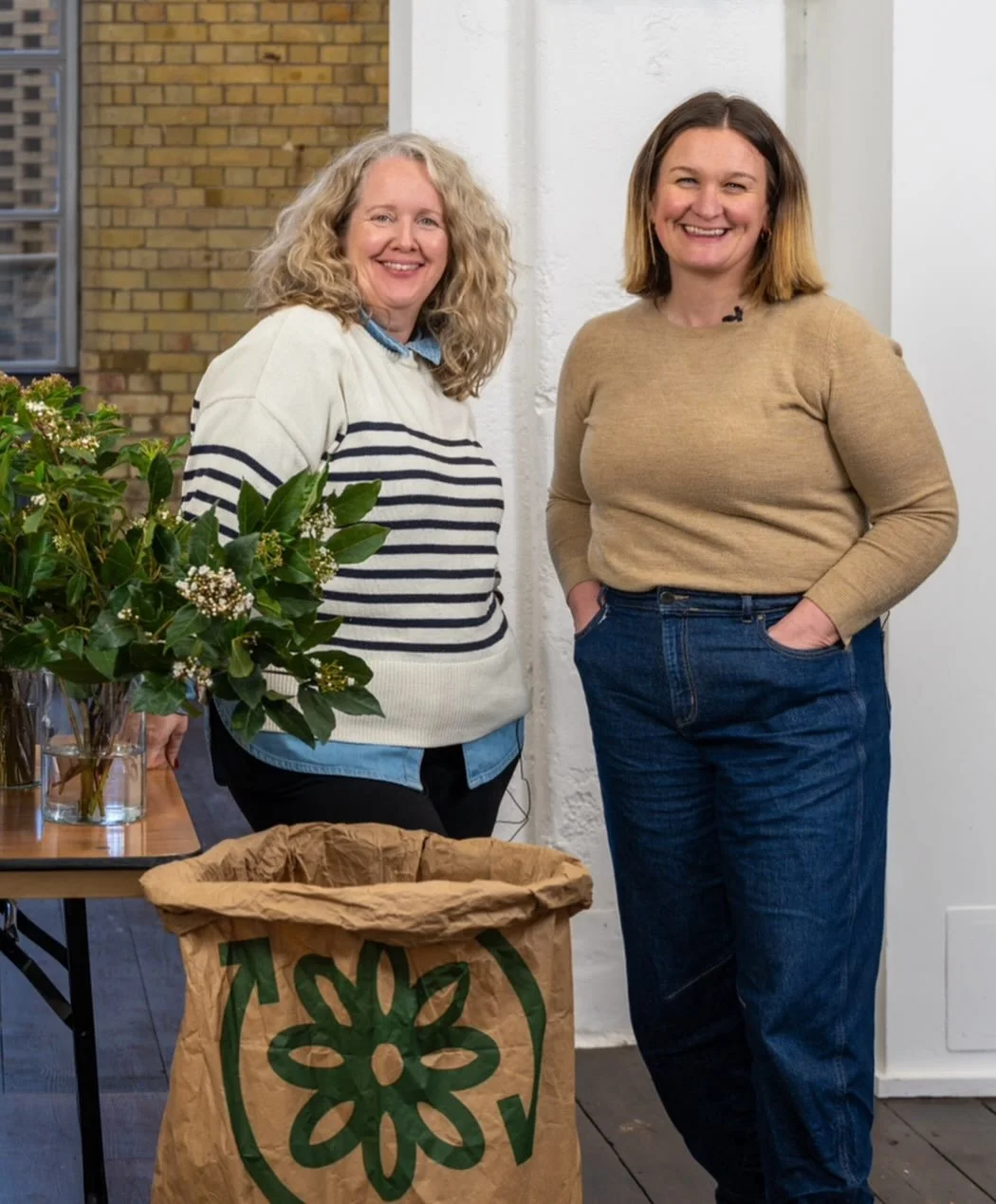 MEET THE FOUNDERS 💚
We have had quite a few new followers over the past few weeks so we thought it was a good idea to say hello and introduce ourselves.
We are Fiona Knowlton (left) and Hannah Martin (right) and we founded COM:POST in November 202