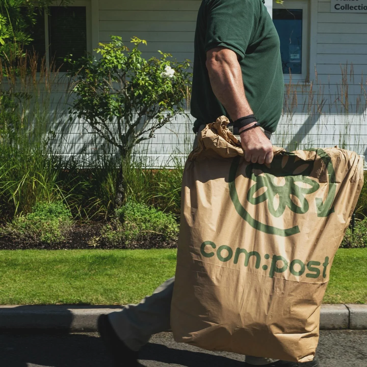 COM:POST IS GROWING &mdash; WE&rsquo;RE RECRUITING DRIVERS 

As COM:POST continues to grow, we&rsquo;re expanding our driver team and are looking for full-time and part-time Green Waste Logistics Drivers to join us across:
📍 London
📍 South East (Es