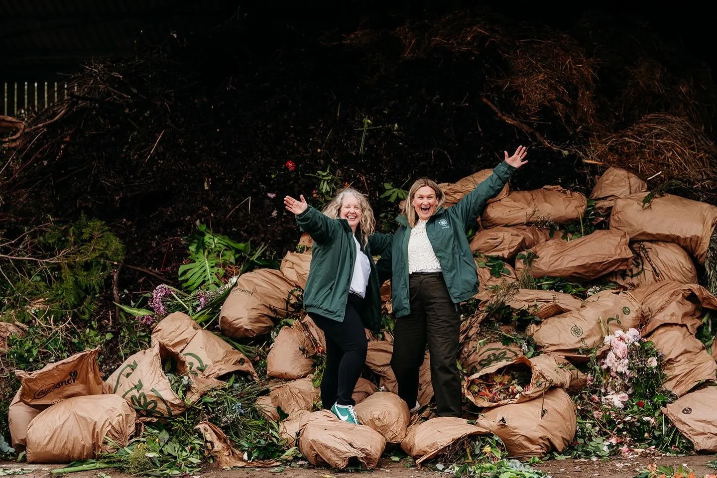 Yesterday was a big moment for us at COM:POST.
We welcomed a group of London florists to our London composting site &mdash; to show, first-hand, what happens to their waste once it leaves their studios.

For us, this was about transparency. For our c