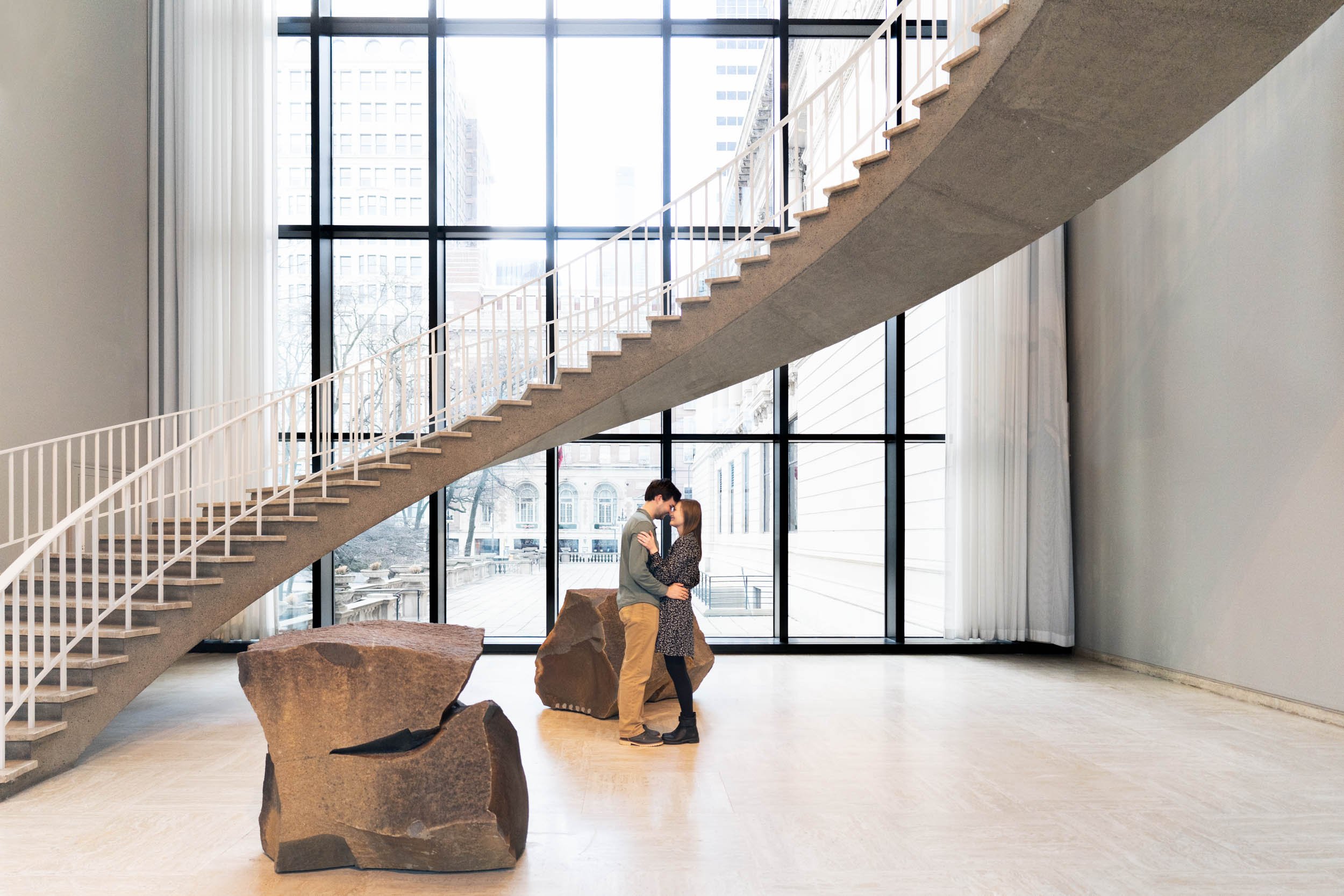 art-institute-chicago-staircase-engagement.jpg