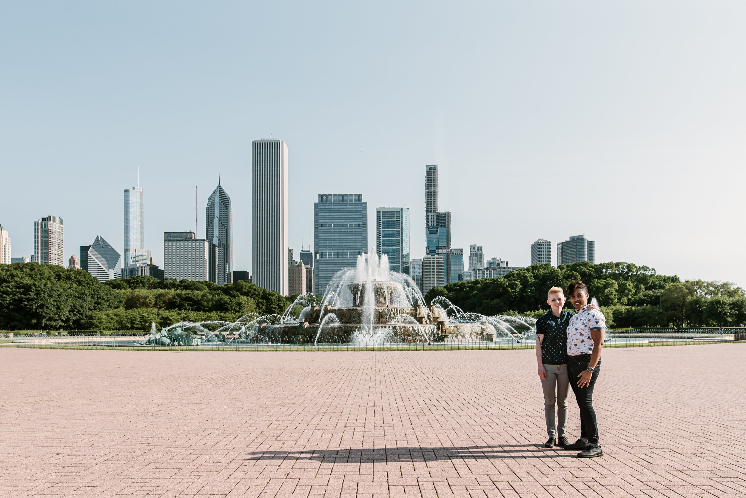 Buckingham-fountain-samesex-engagement.jpg