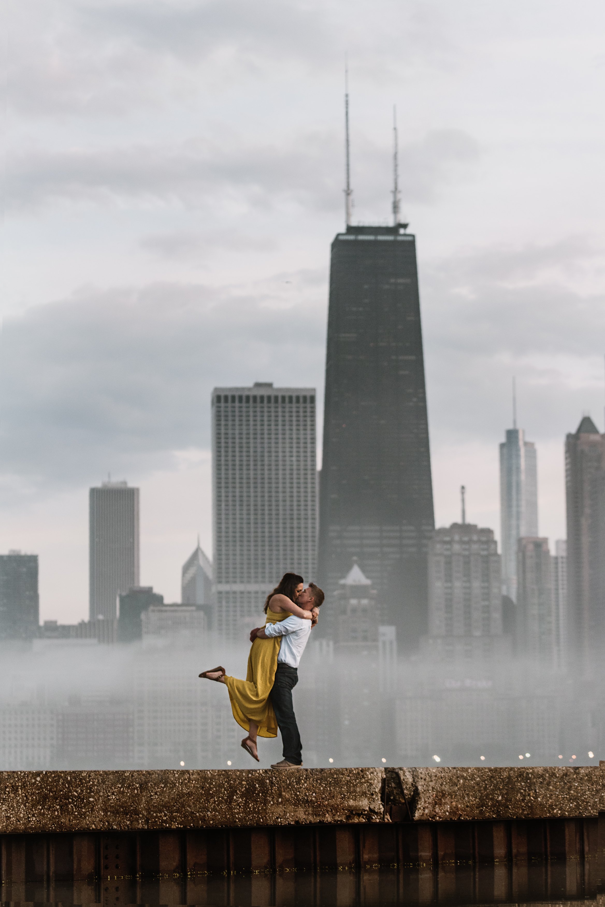 North-ave-chicago-skyline-engagement.jpg