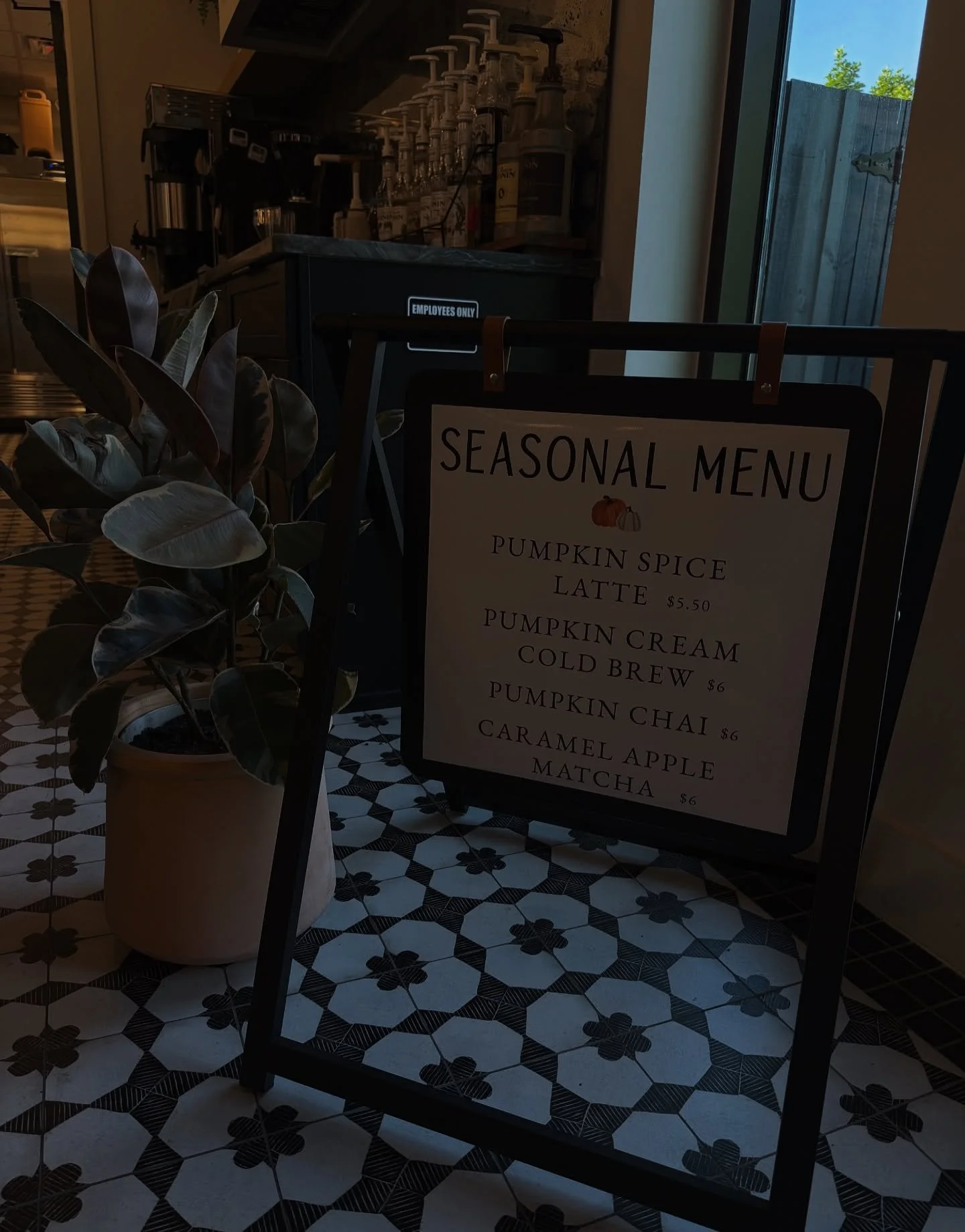 Last chance to grab fall flavors is tomorrow!!!!!! 🧡🎃 Christmas menu launches FRI 11/28!!! ☃️🎄🎅🏽 

We will be closed TUES-THURS for thanksgiving!