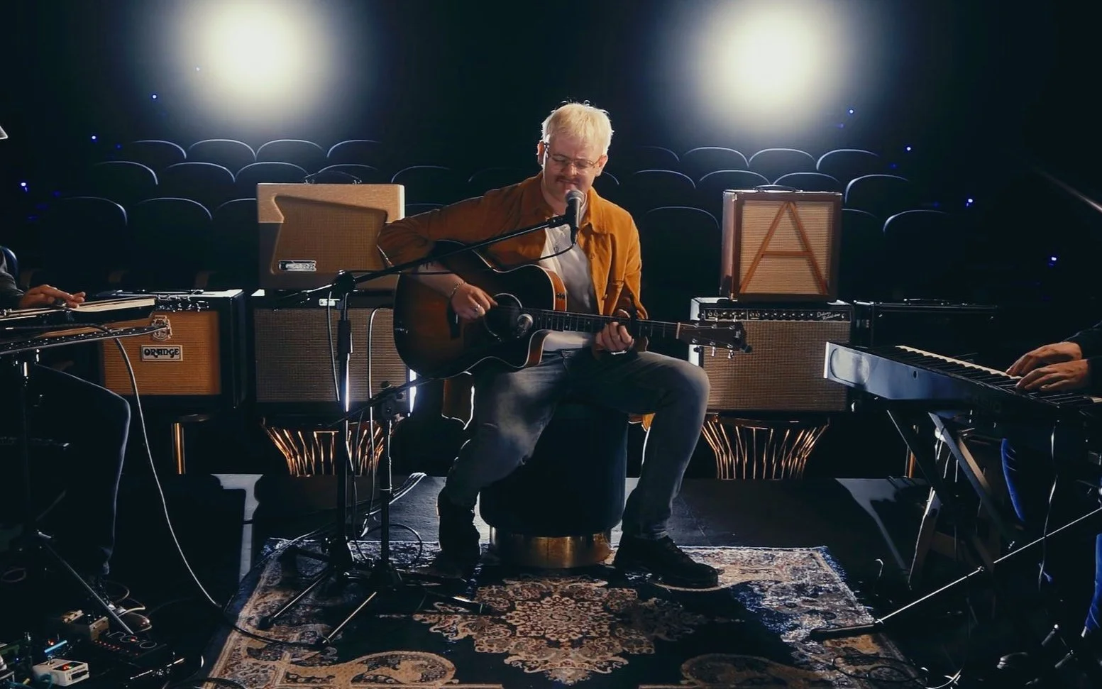 acoustic Guitar Teacher giving lesson in Galway City