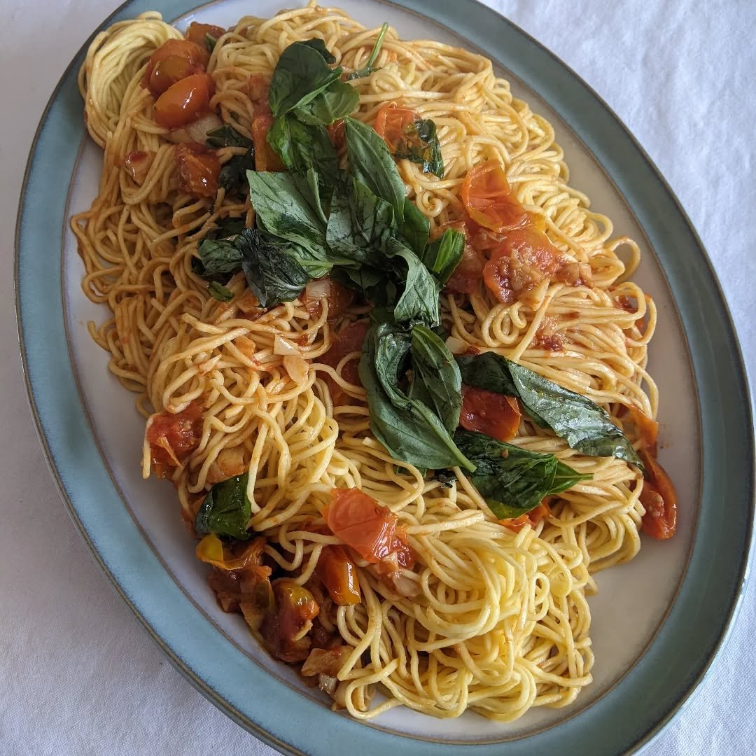 When was your last deep convo? Try our Friendly Grape Tomato Pasta, perfect for a long talk.

#food #foodporn #foodie #instafood #italianfood #yummy #pizza #delicious #sunum #yemek #nefisyemektarifleri #kurabiye #foodphotography #dinner #cooking #foo