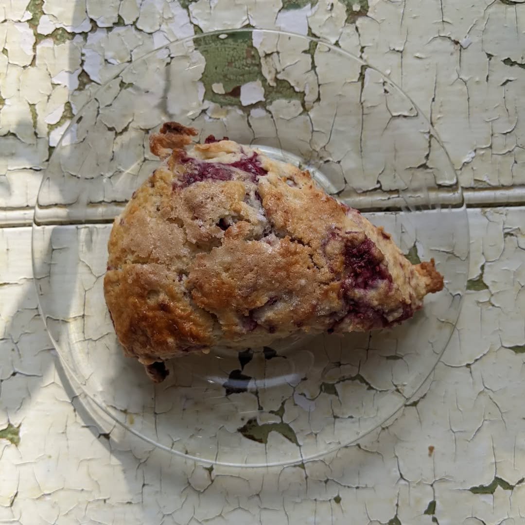 &quot;American&quot; berry Scones for sharing this week in Recipes. When's the last time you gave food to your neighbour?

#afternoontea #baking #foodie #homemade #food #feedfeed #teatime #tea #breakfast #foodporn #hightea #foodphotography #f52grams 