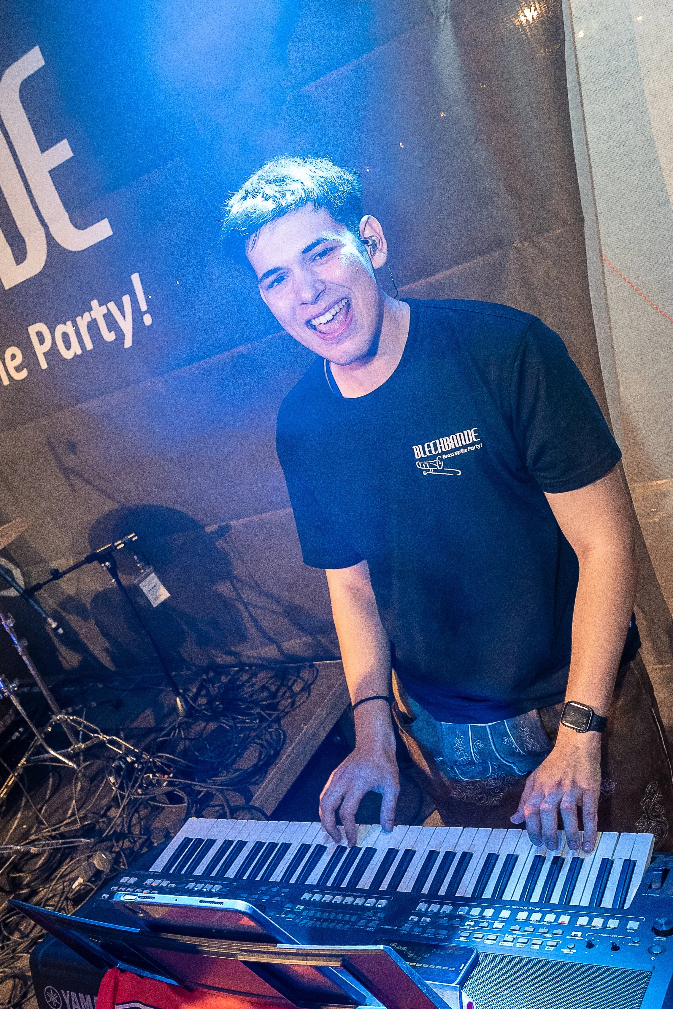 Fabi Keyboard Blaserla.jpg