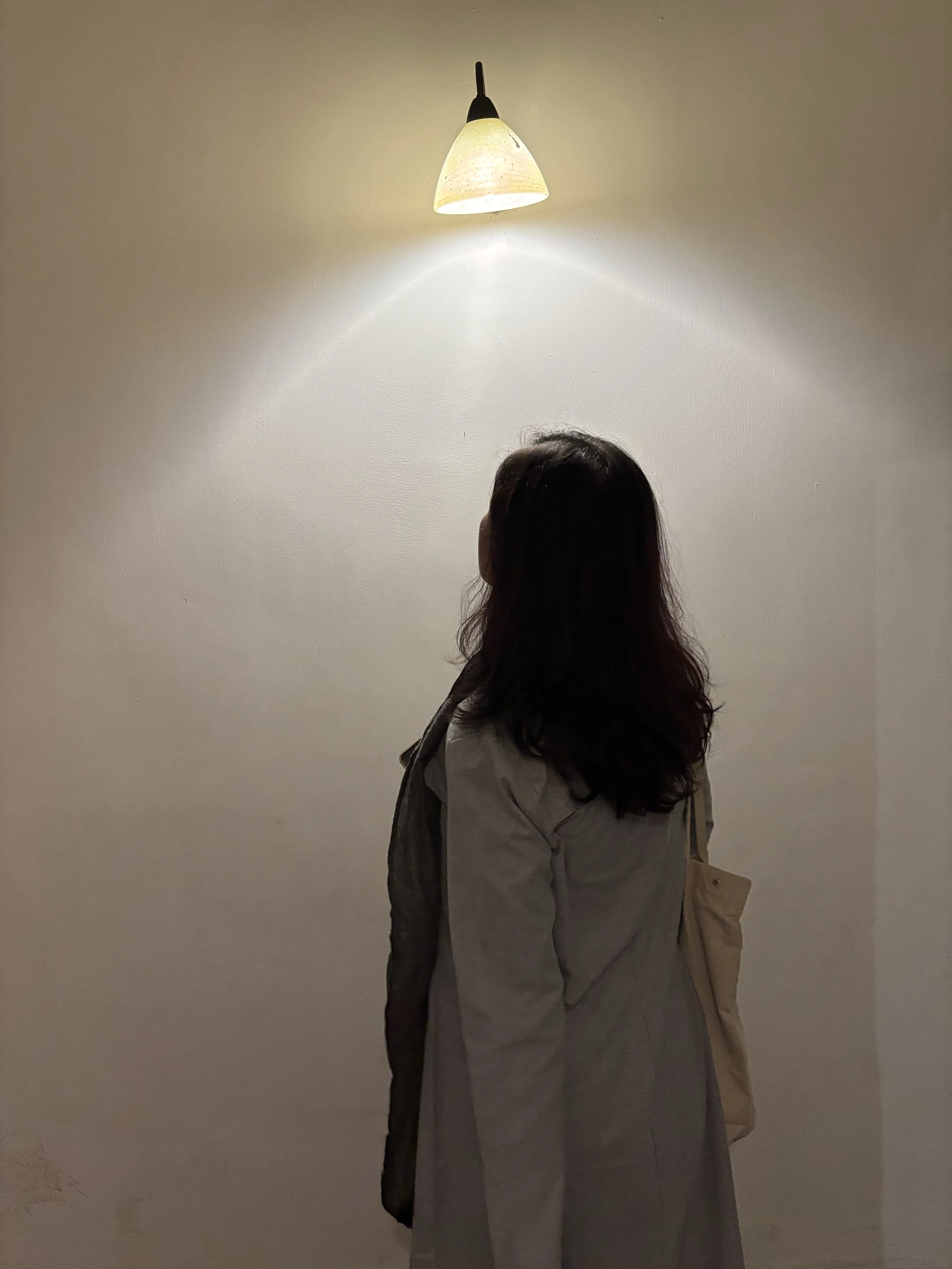 私は講座を受け始めてから2か月でやりたくなかった仕事とあいまいな恋愛関係を手放すことに成功しました。感情や自身の存在そのものを受け入れることが出来るようになり、少しづつ自分を信頼するマインドセットを構築できるようになりました。