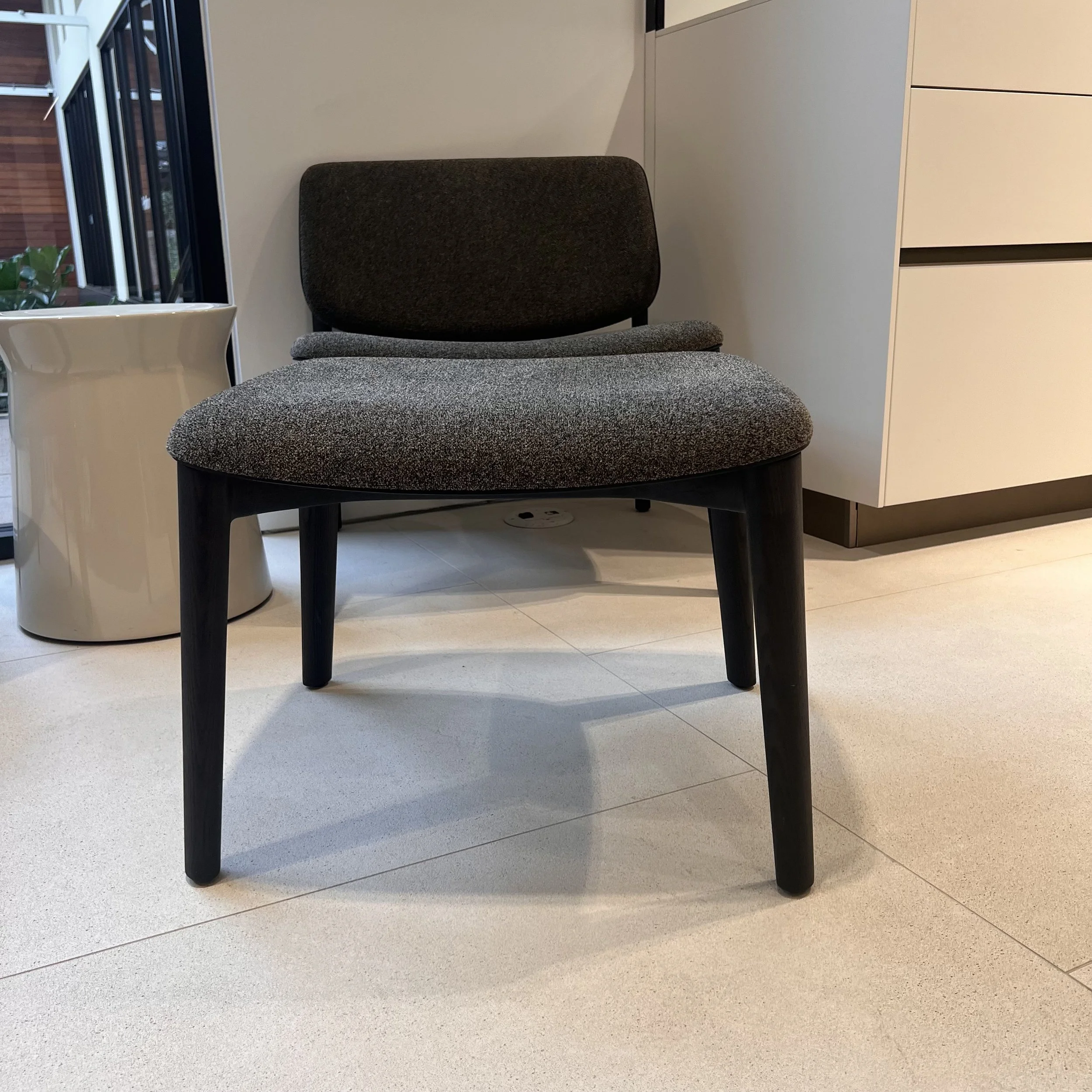 CURVE POUF