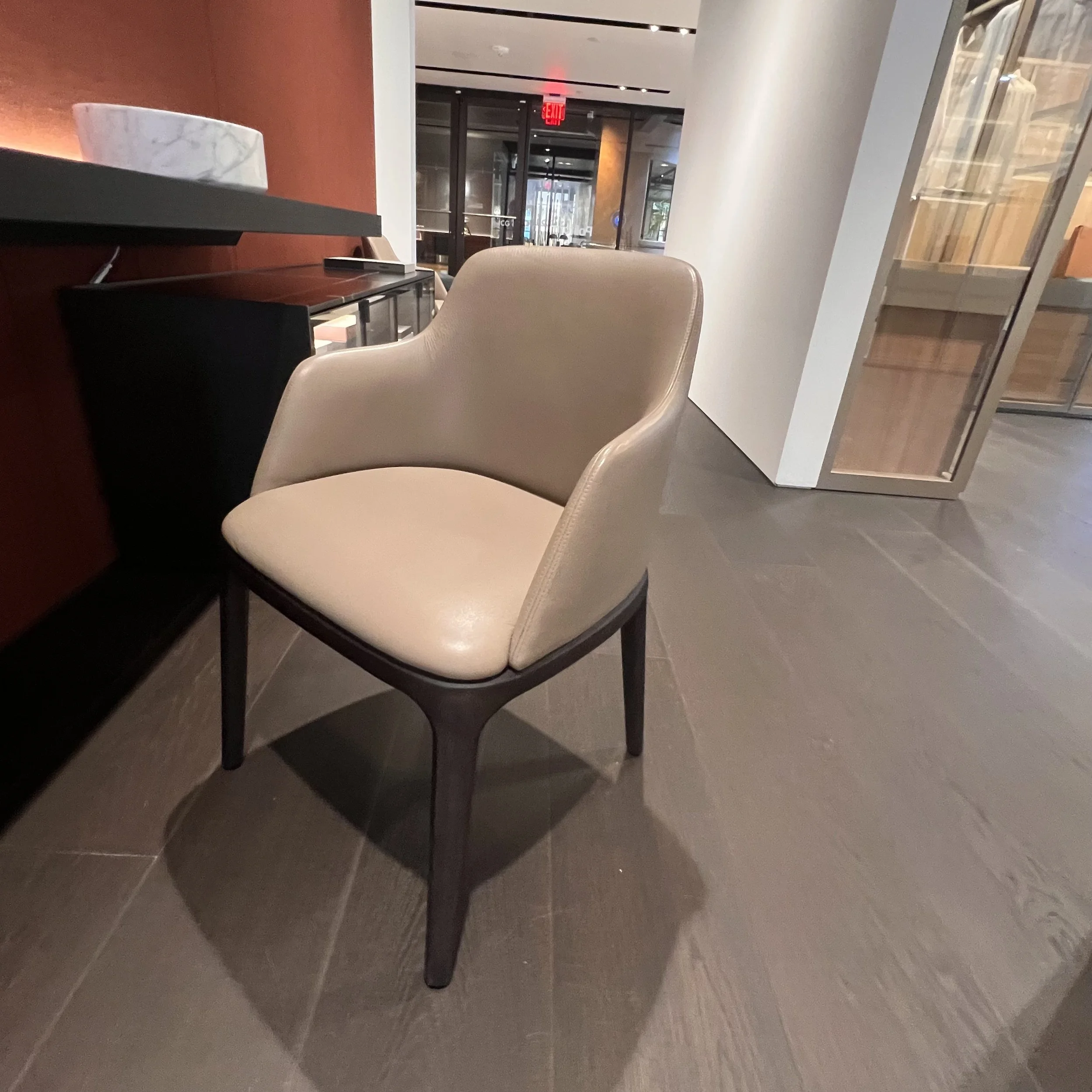 GRACE CHAIR WITH ARMS