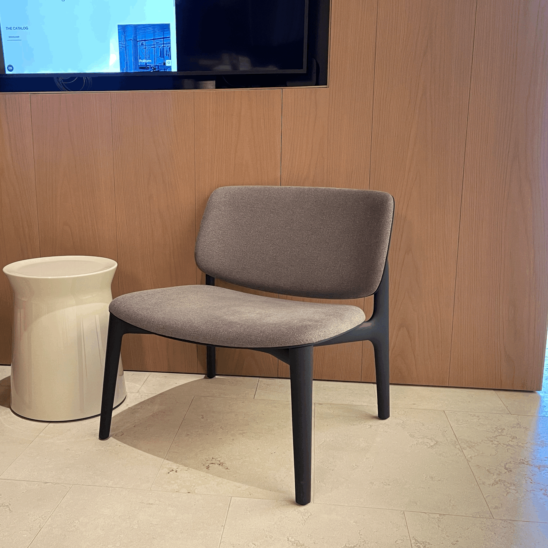 CURVE ARMCHAIR WITH POUF