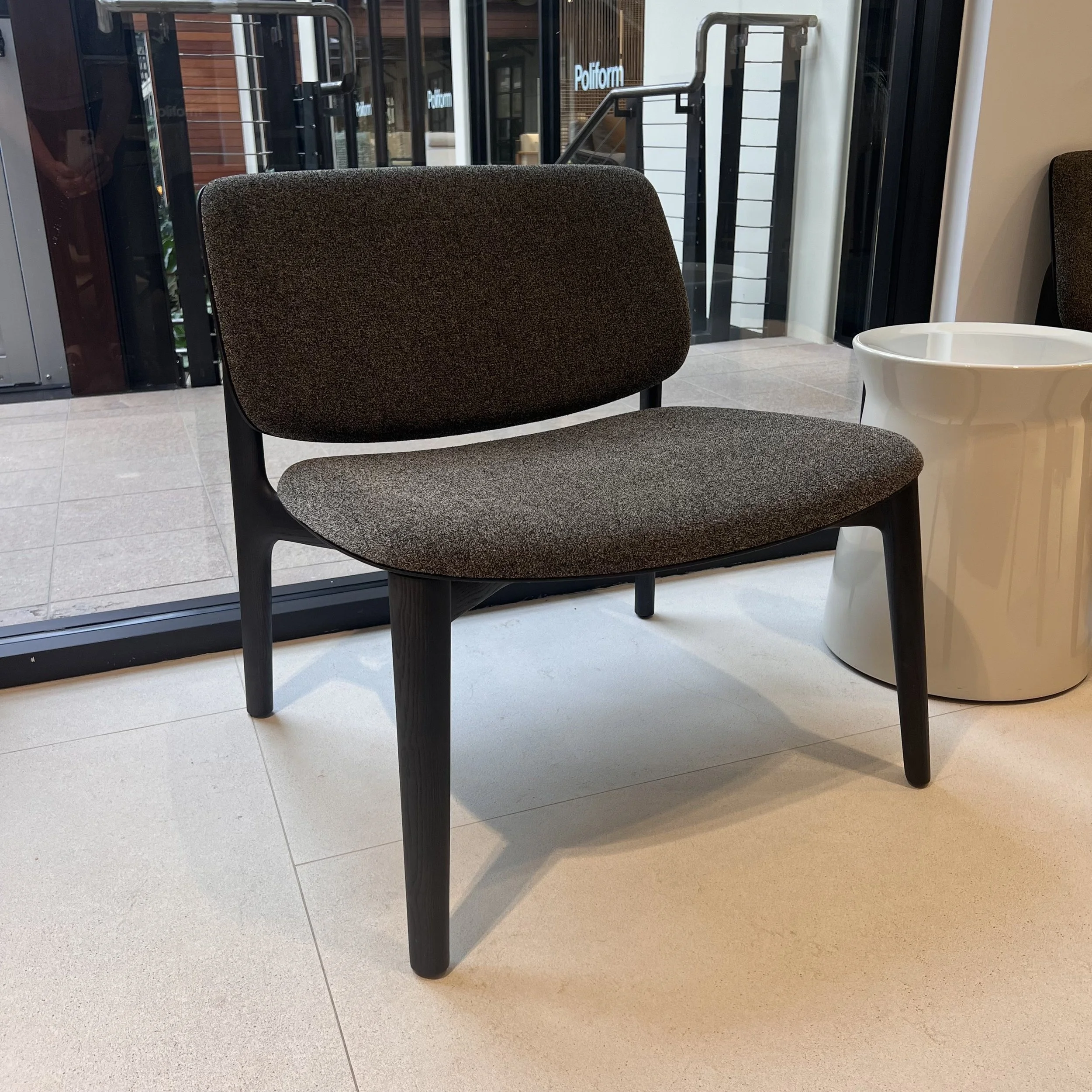 CURVE ARMCHAIR