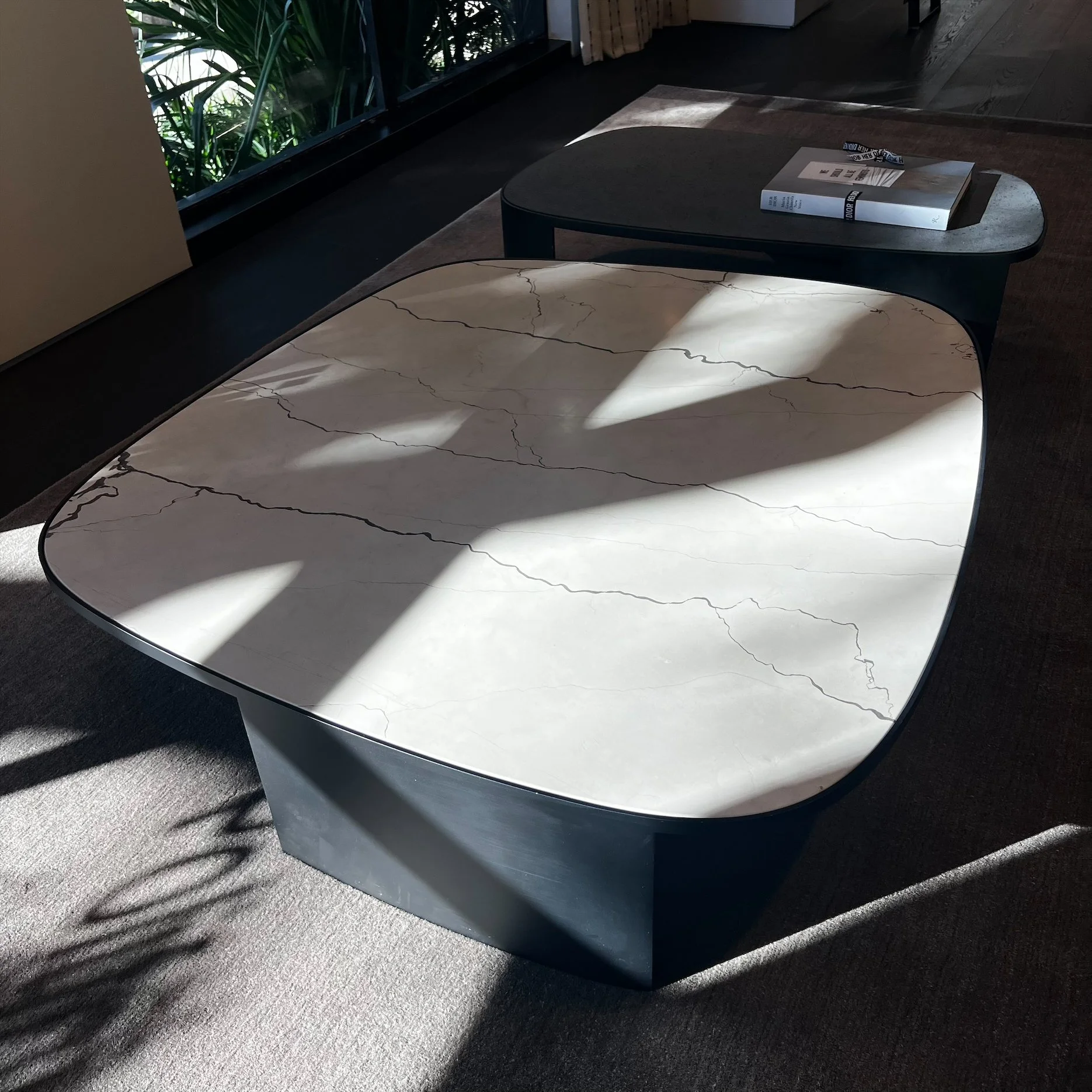 KOISHI LARGE COFFEE TABLE