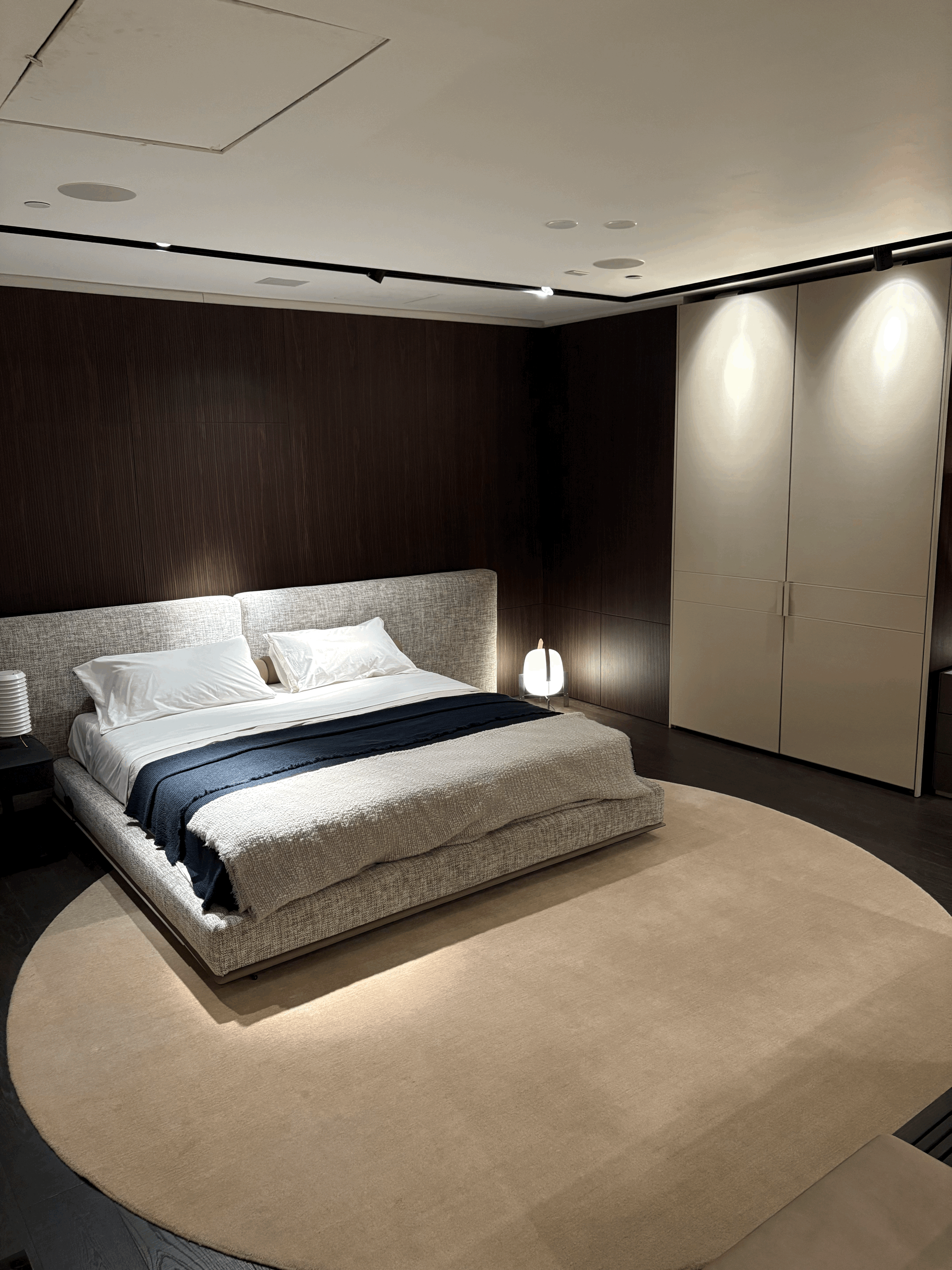 ​PLAIN NATURAL ROUND CARPET