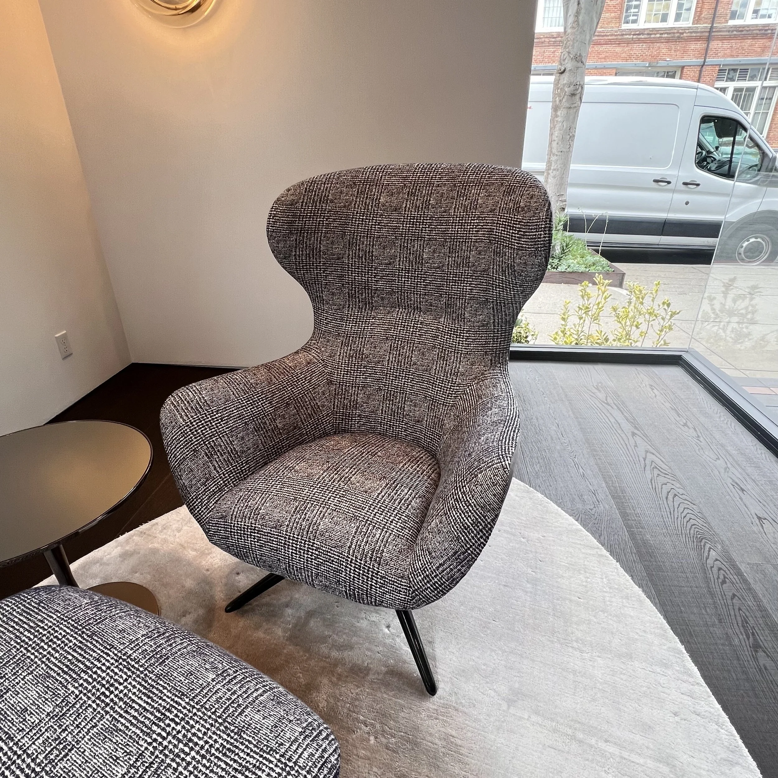 MAD JOKER ARMCHAIR