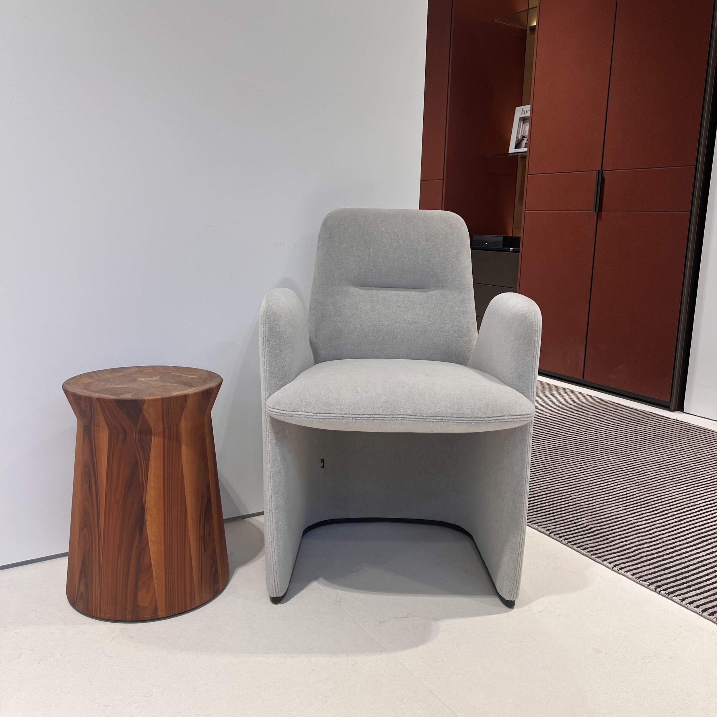 GUEST CHAIR