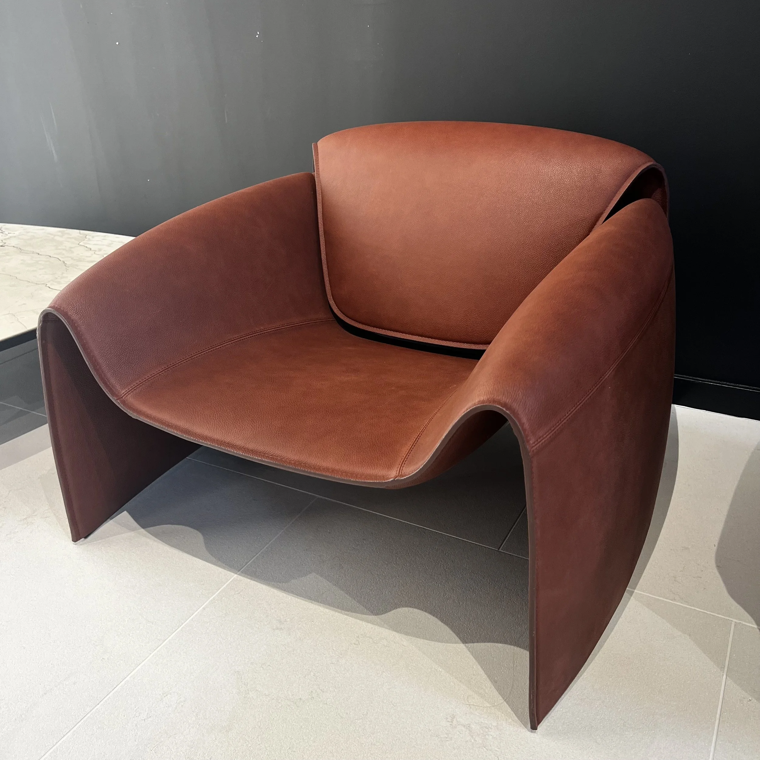 LE CLUB ARMCHAIR