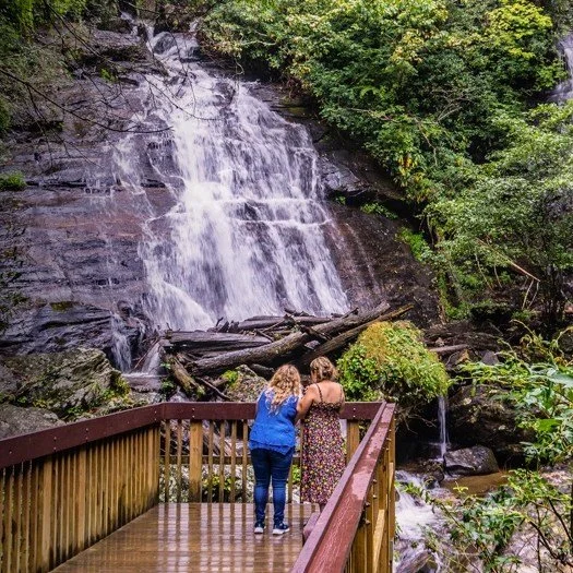 🥾🌤️ This is perfect hiking weather, and Helen, GA is the place to be!

Stay at Summit Ber Weg and hit some of North Georgia&rsquo;s most beautiful trails&mdash;all just a short drive from our mountain retreat. After your hike, kick back on the pati
