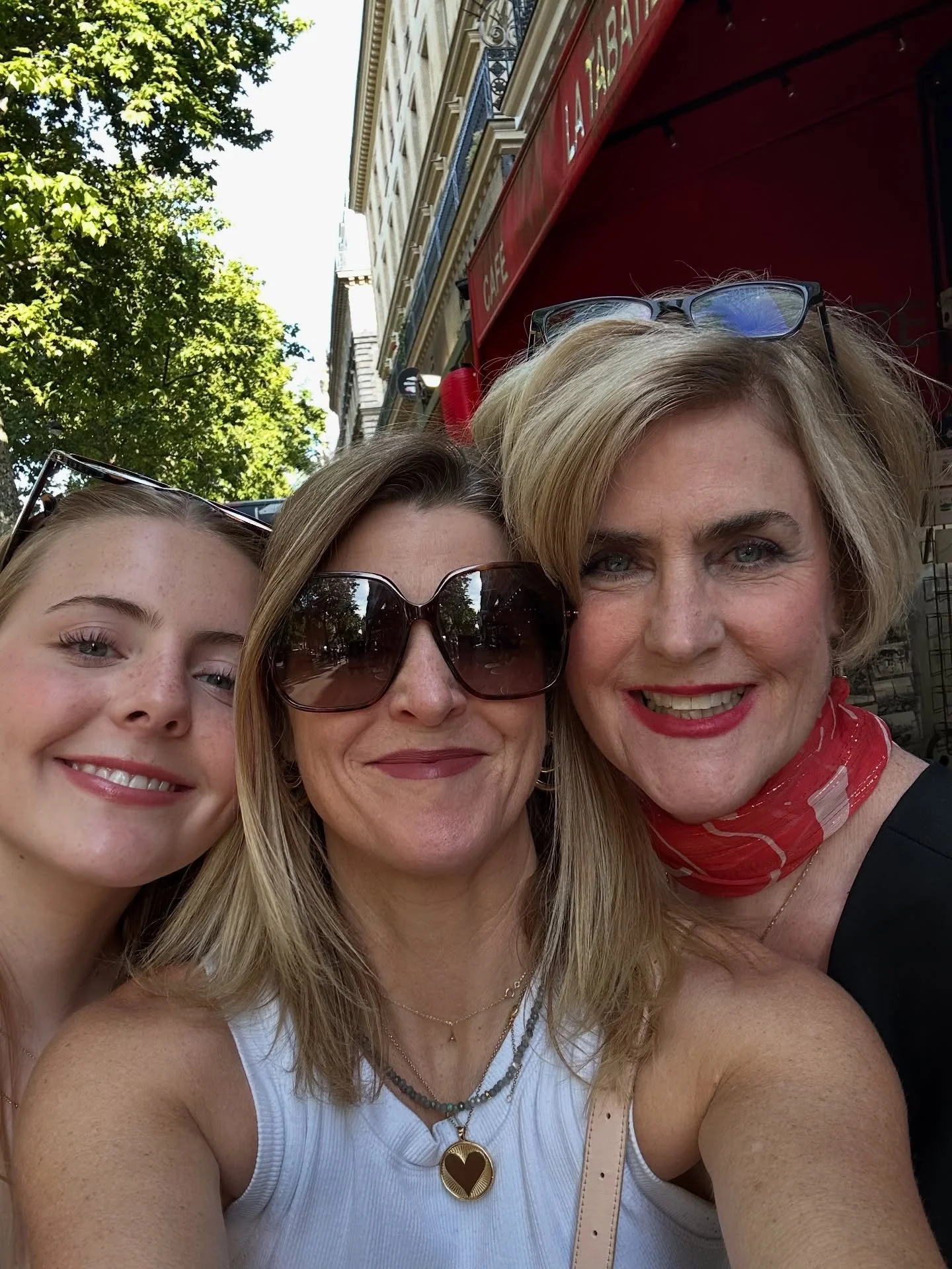 Postcards from Paris!🇫🇷🥖🥐☕️🍷

Oh l&agrave; l&agrave;&hellip; what a WEEK!

A big thank you to the💡City of Lights💡&mdash; you did not disappoint! Molly and I soaked up every dreamy, delicious, wander-filled minute of our mom/daughter adventure.