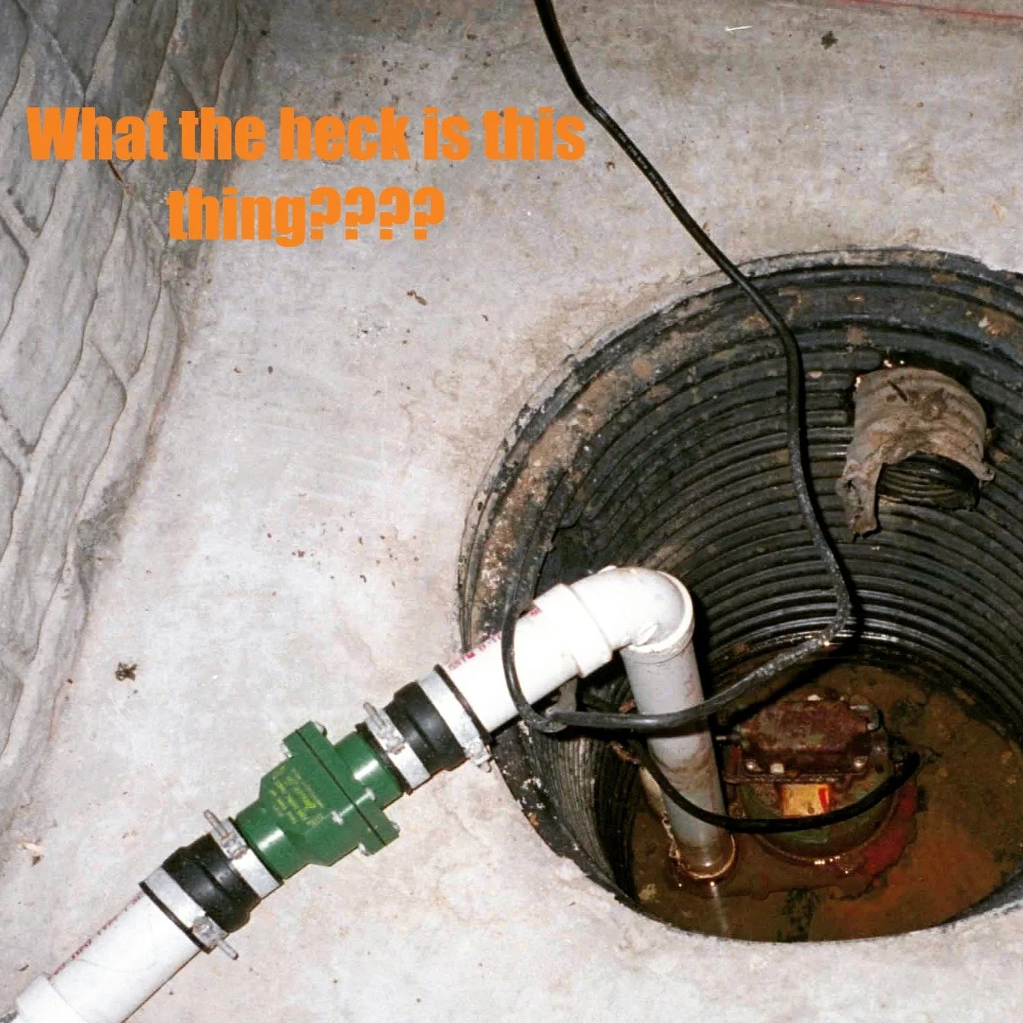 Its a sump pump!!!
A sump pump is your home's first line of defense against basement flooding. It sits in a pit (called a sump basin) and kicks on when water levels rise pumping excess water away from your foundation.
💡 Why It Matters:
If you're buy