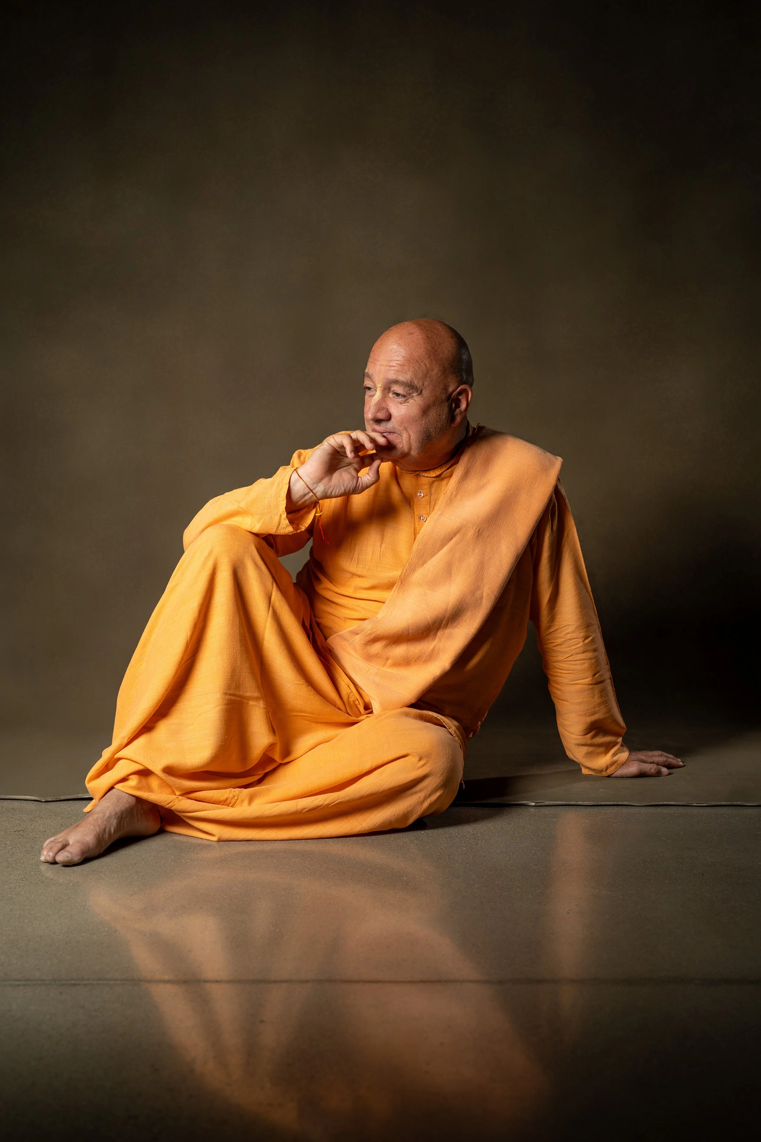 WalkingMonk-3.jpg