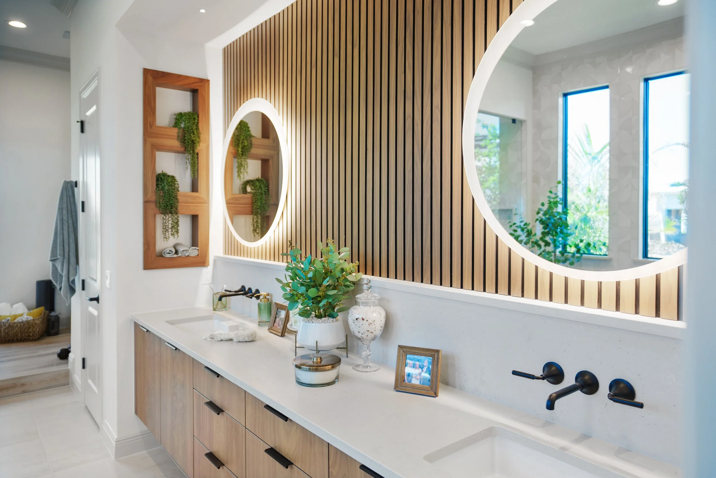 Rachel and Courtney-53.jpg