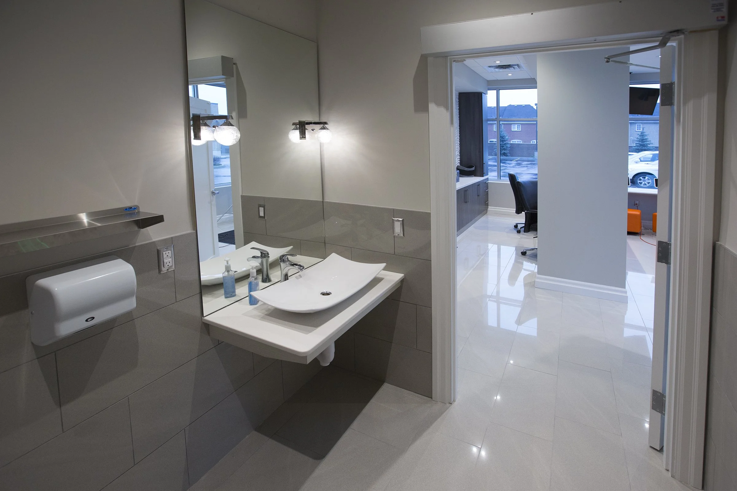 Dental Corner - Washroom.jpg