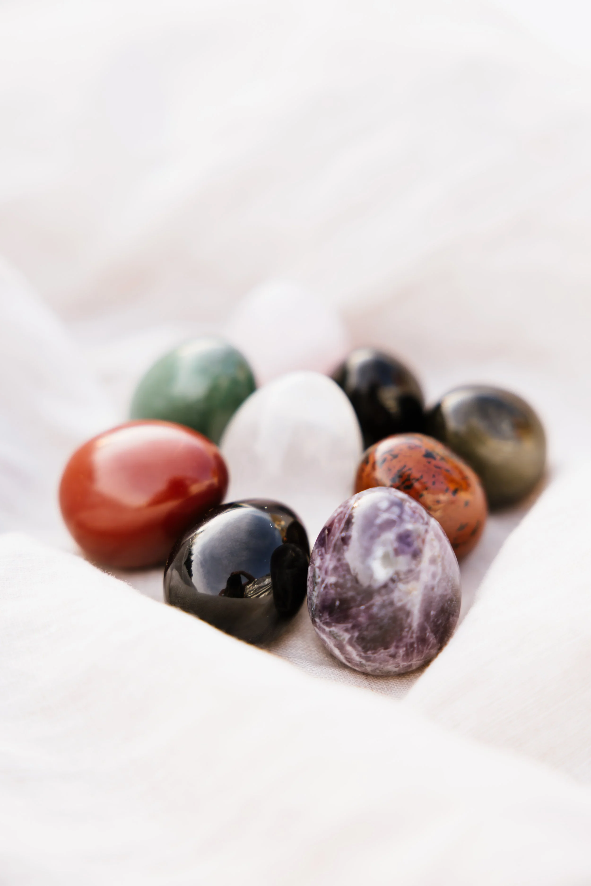 MASTERCLASS YONI EGG: Clase grabada para  iniciarte con seguridad y conciencia en la práctica de los huevos sagrados.