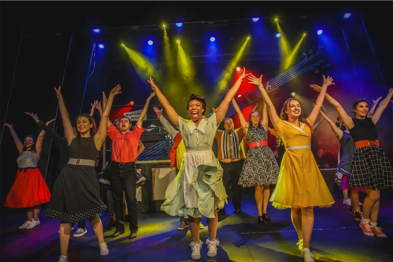 ian-prosser-actor-on-stage-in-all-shook-up-3