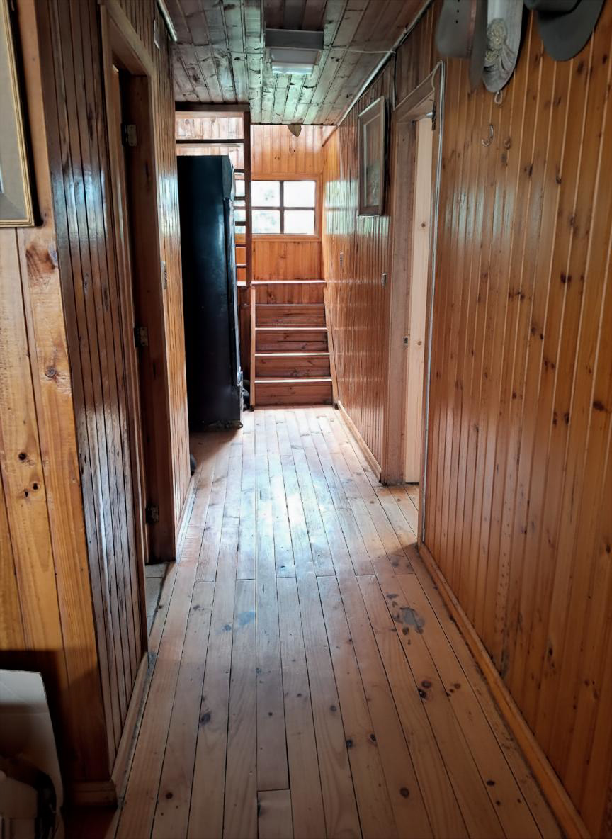 Estructura y terminaciones de madera.