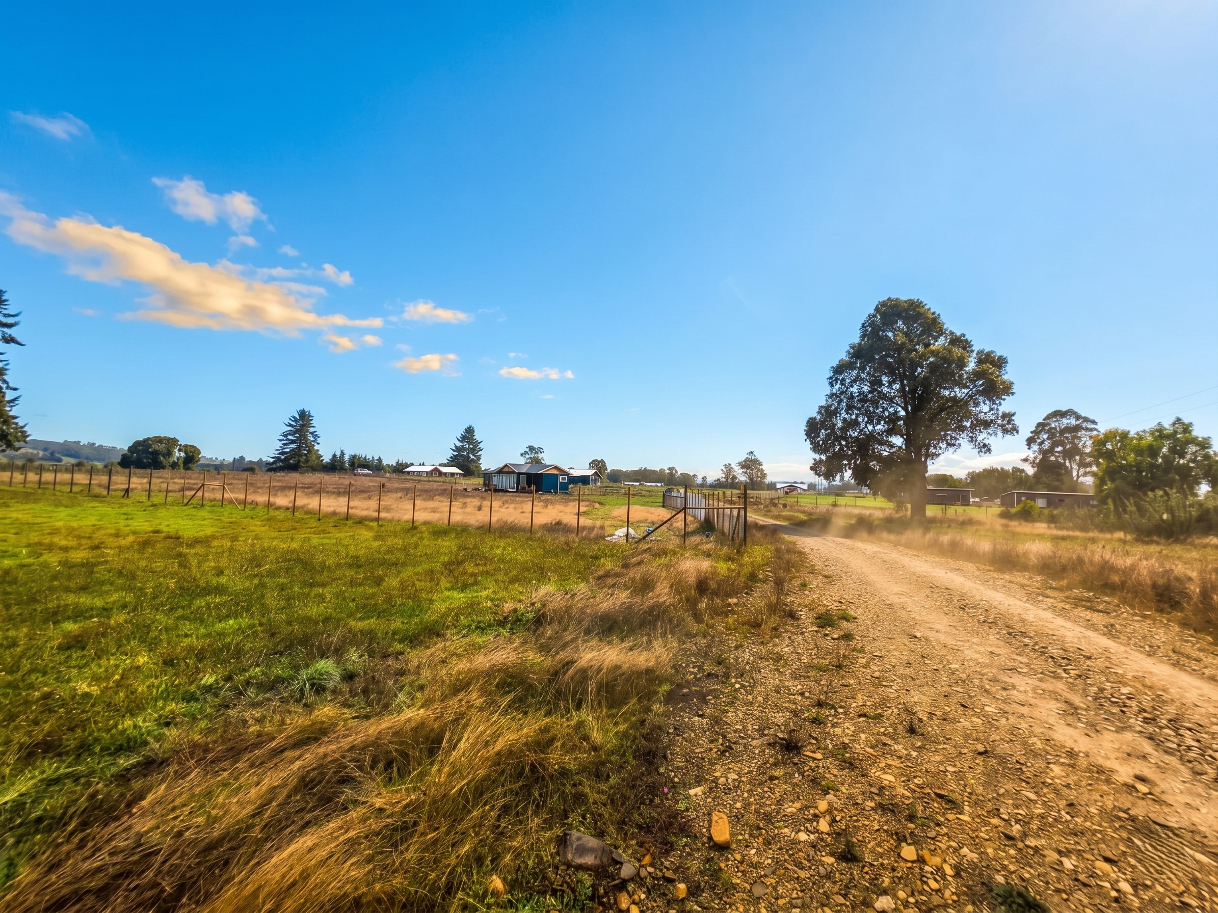 Superficie: 5.000 M².
Ubicación: Parcelación, condominio cerrado, Aires de Fresia / Cañitas.
Entorno: Pradera con árboles nativos.
Disponibilidad: Inmediata.¡Lista para escriturar!